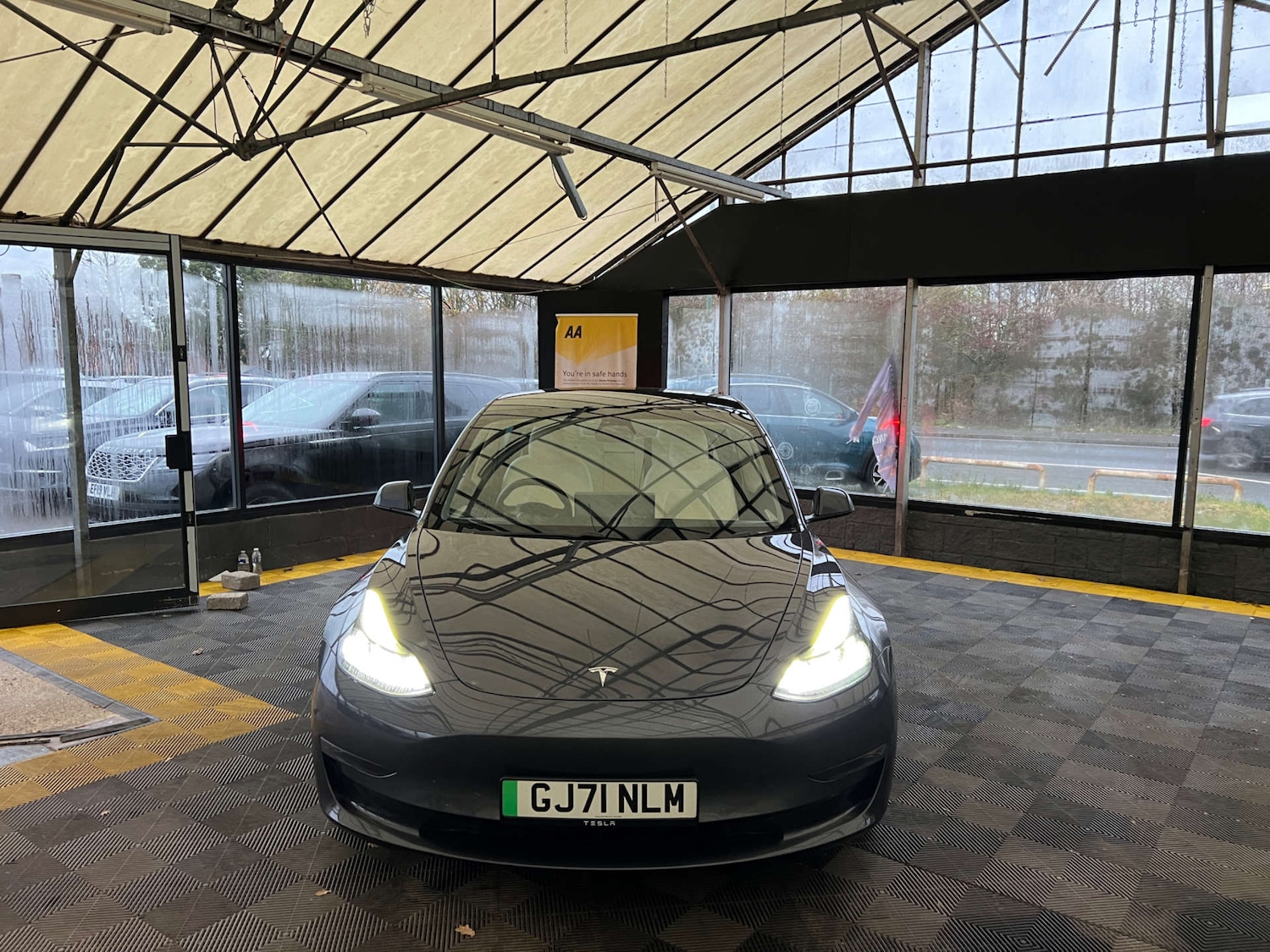 Used Tesla Model 3 2021 for sale - 76846802: Photo 2