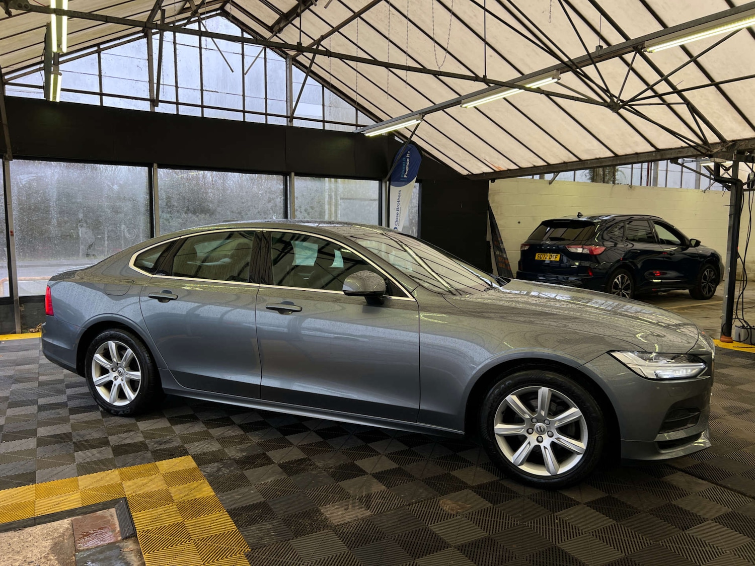 Used Volvo S90 2018 for sale - 77547658: Photo 3