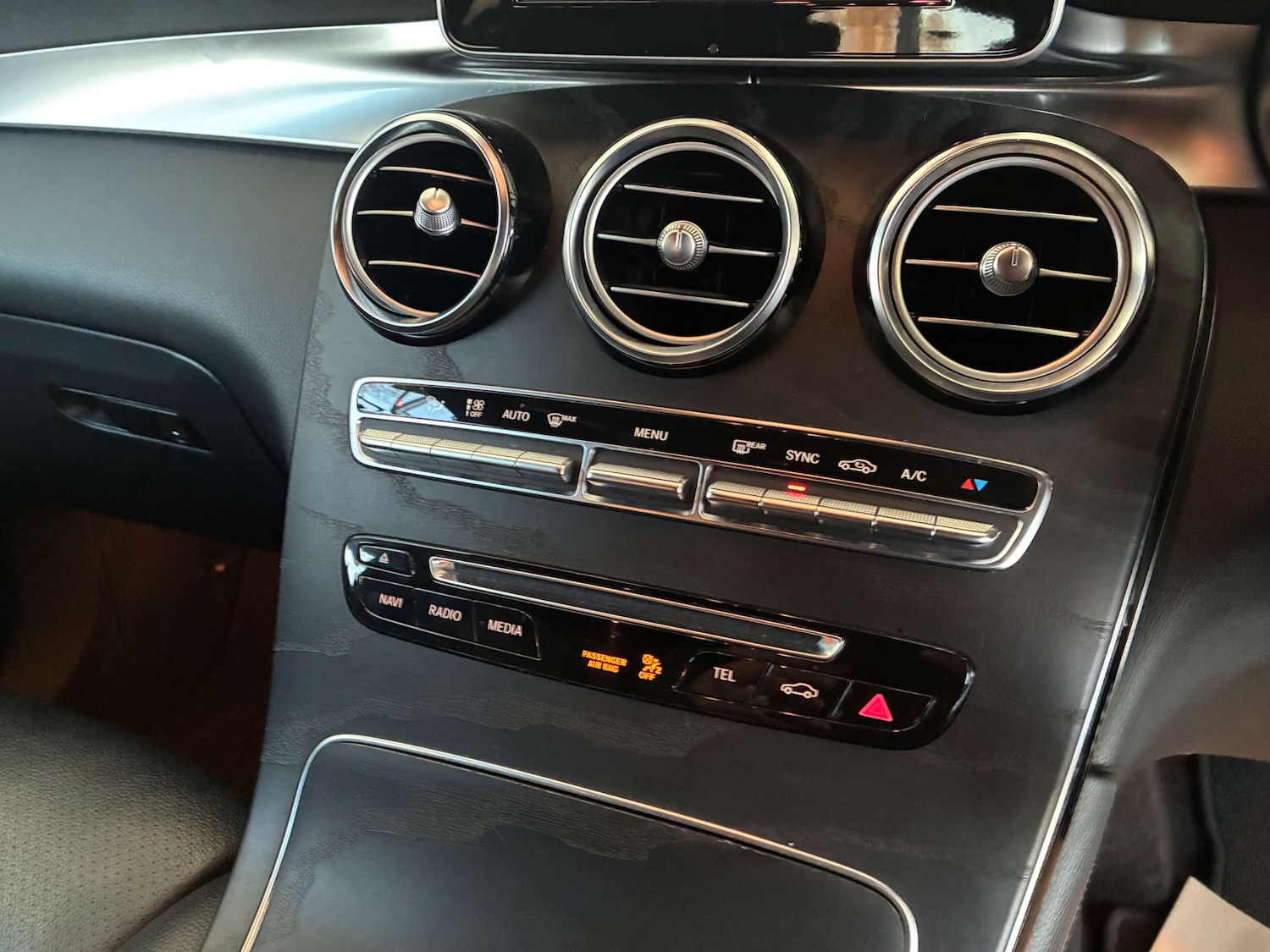 Used Mercedes-Benz GLC 2018 for sale - 76829859: Photo 16