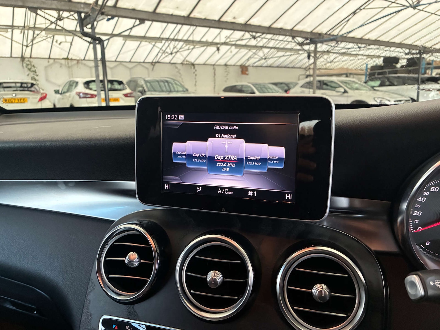 Used Mercedes-Benz GLC 2018 for sale - 76829859: Photo 17