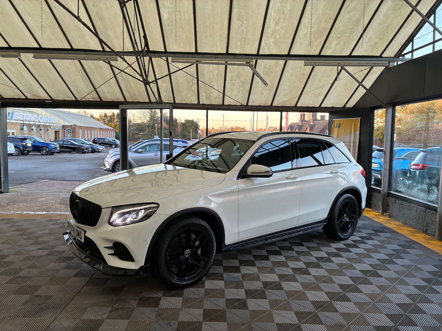 Used Mercedes-Benz GLC 2018 for sale - 76829859: Photo 4