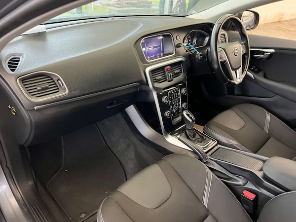 Used Volvo V40 2018 for sale - 76174341: Photo 25