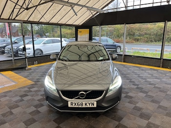 Used Volvo V40 2018 for sale - 76174341: Photo 3