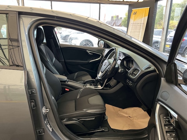 Used Volvo V40 2018 for sale - 76174341: Photo 9