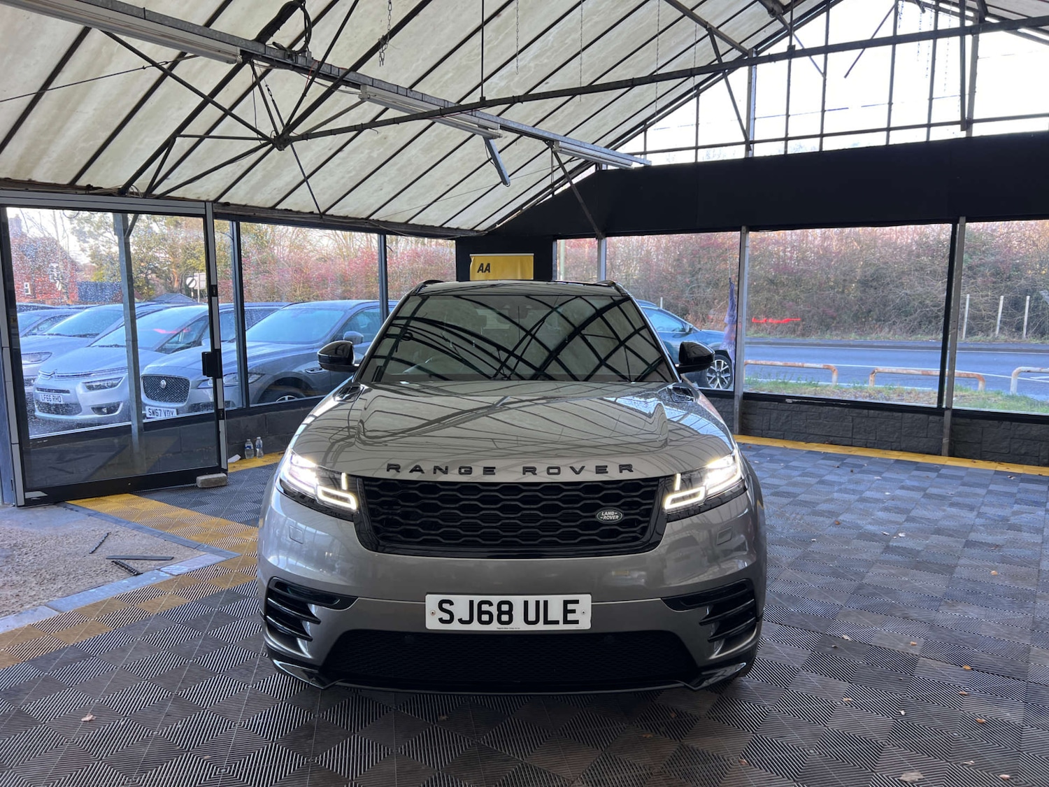 Used Land Rover Range Rover Velar 2018 for sale - 76948216: Photo 2