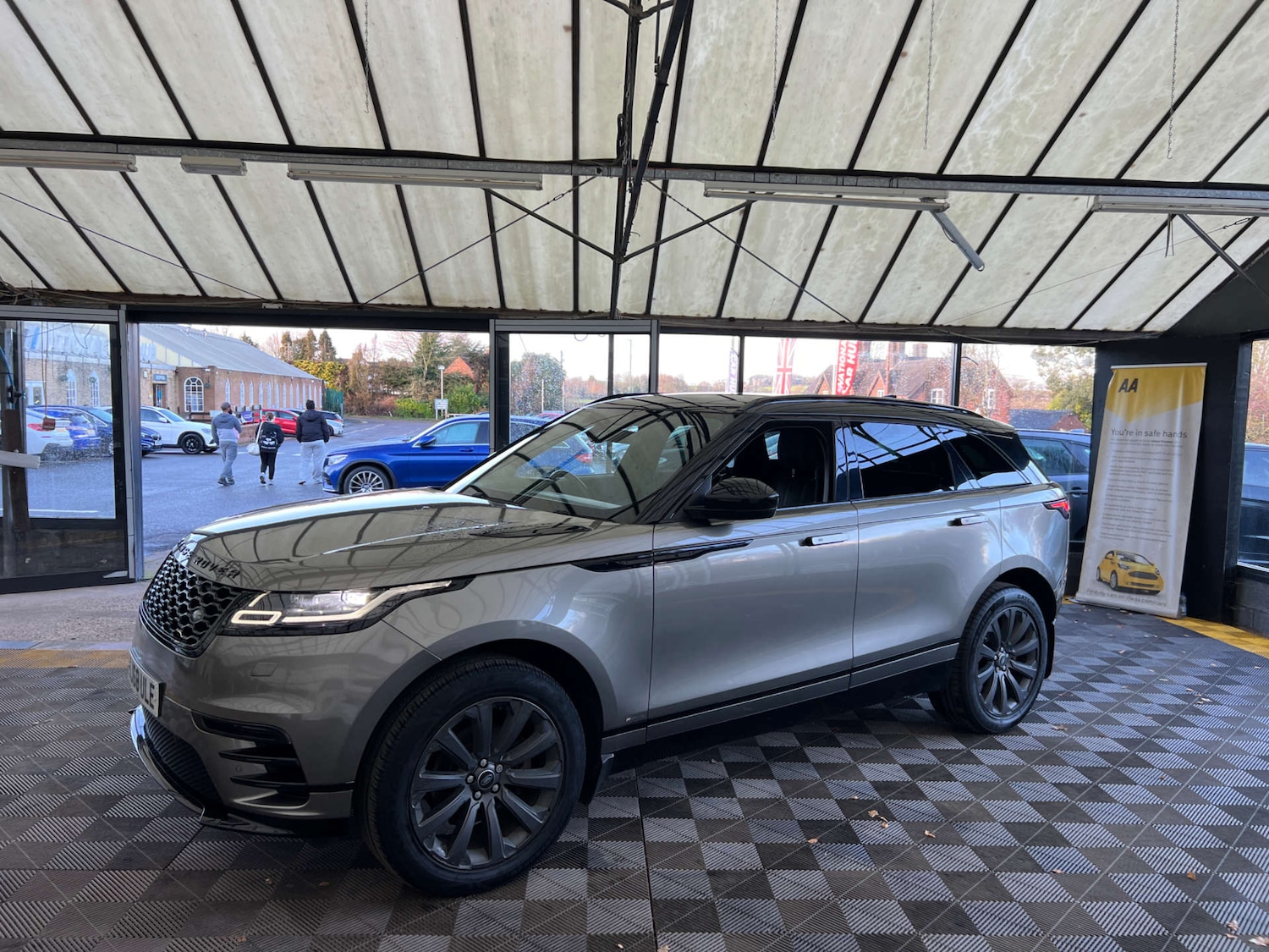 Used Land Rover Range Rover Velar 2018 for sale - 76948216: Photo 4
