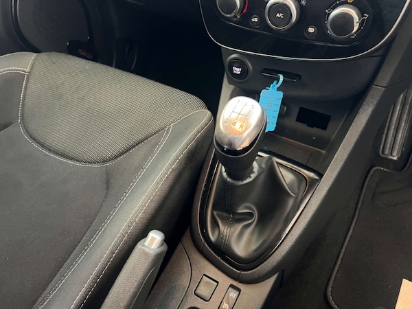 Used Renault Clio 2017 for sale - 76206208: Photo 16