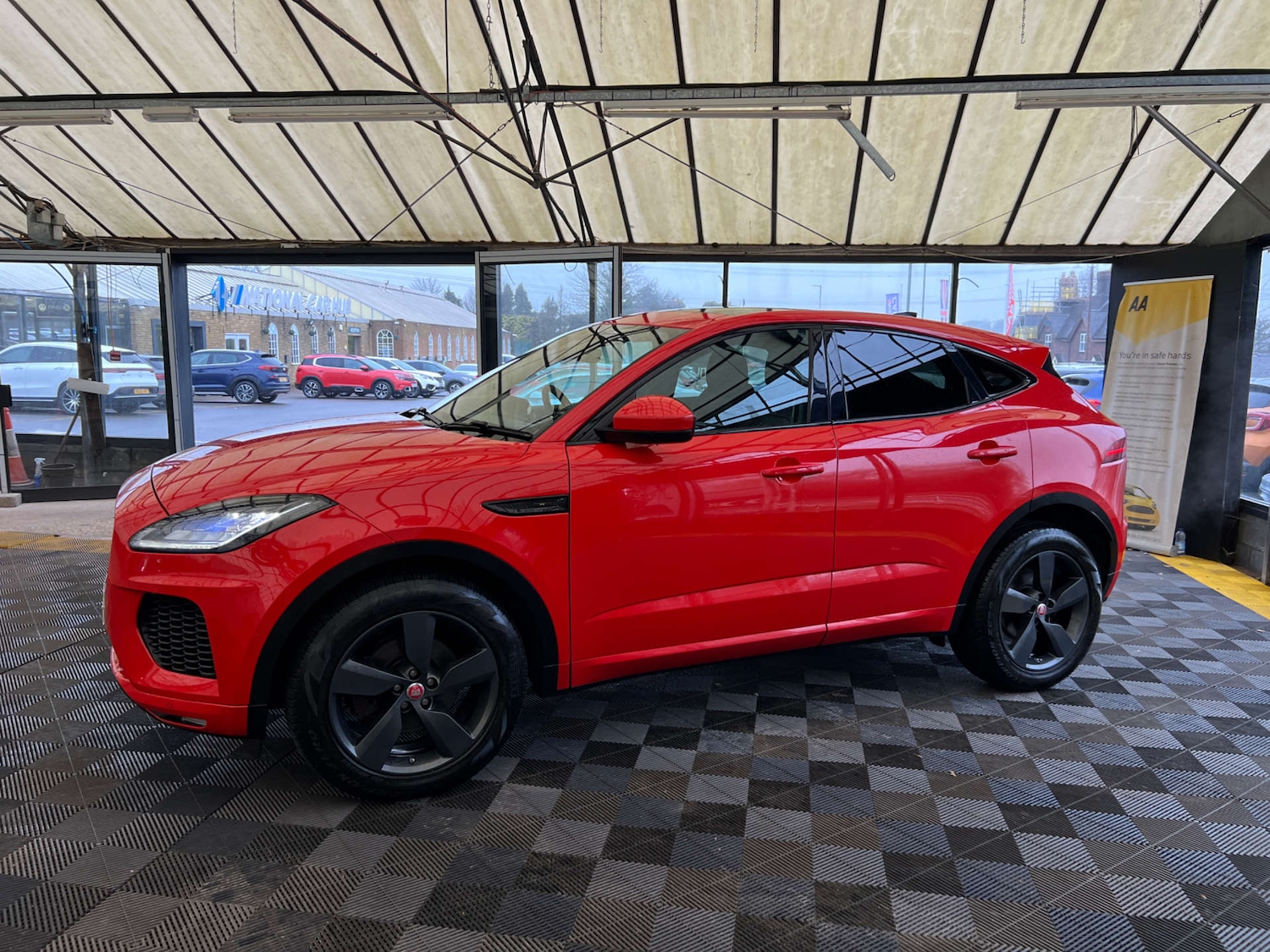 Used Jaguar E-Pace 2019 for sale - 77535068: Photo 4