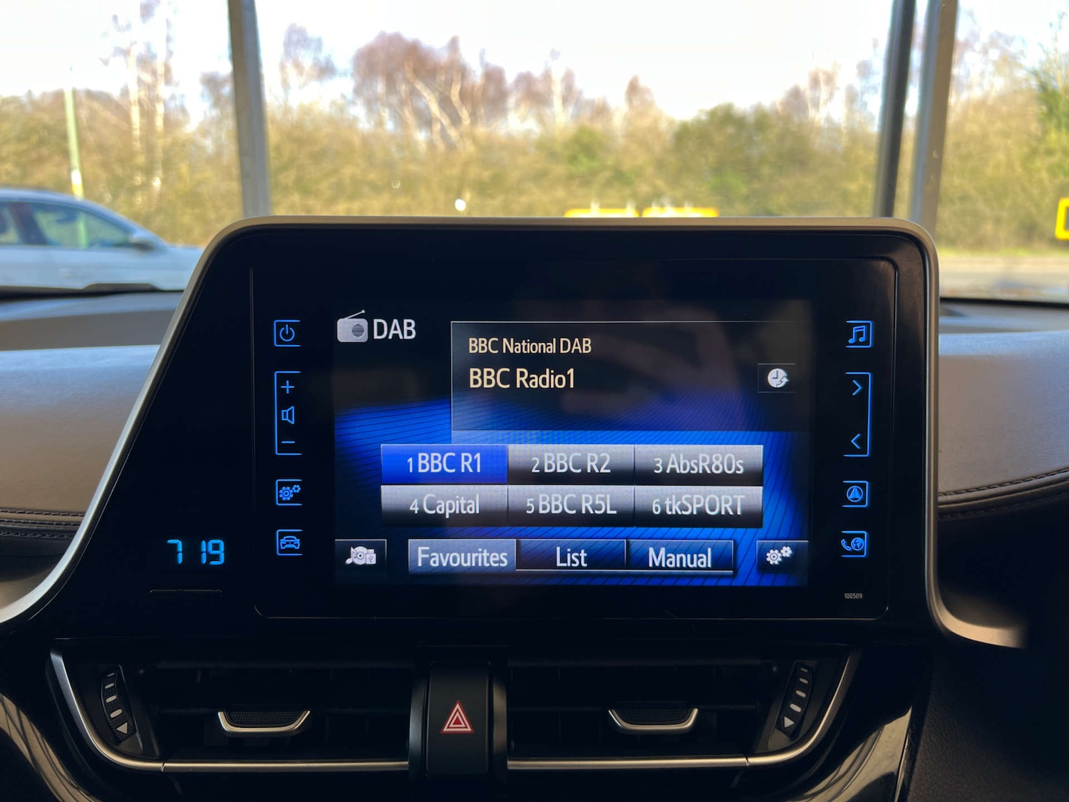 Used Toyota C-HR 2017 for sale - 77844642: Photo 20