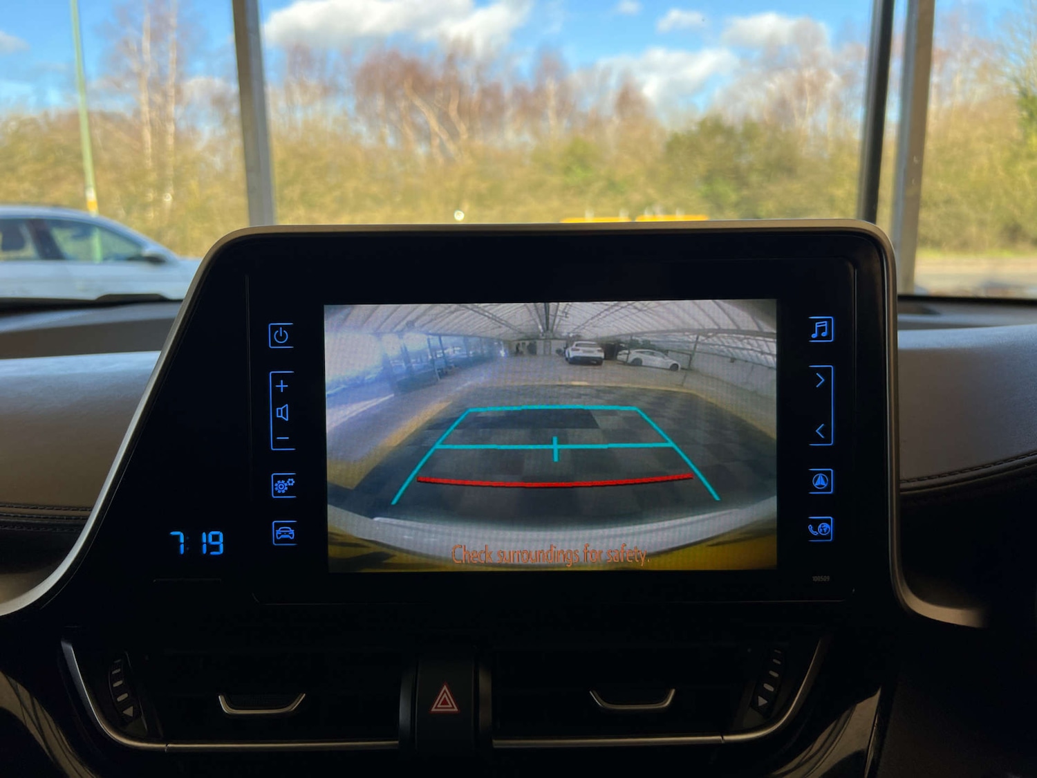 Used Toyota C-HR 2017 for sale - 77844642: Photo 21