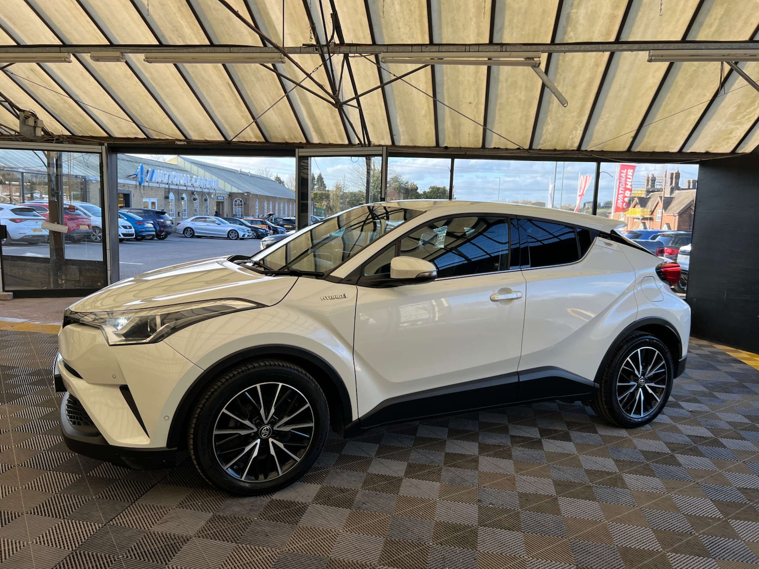 Used Toyota C-HR 2017 for sale - 77844642: Photo 5