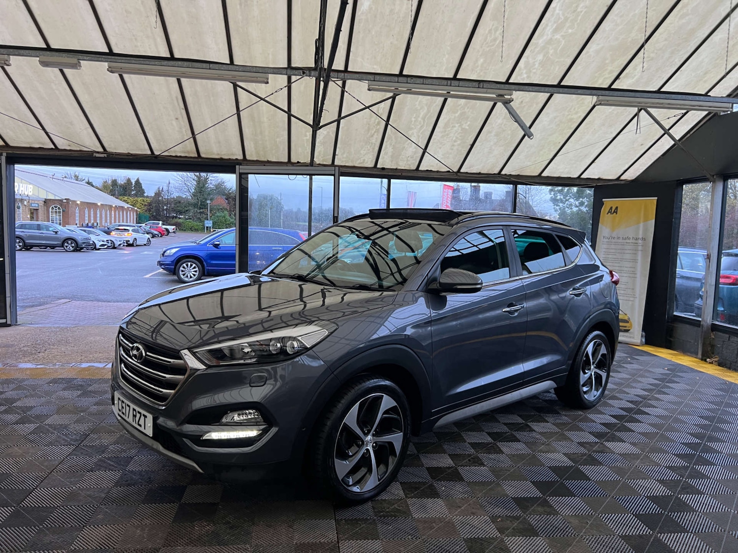 Used Hyundai TUCSON 2017 for sale - 76669807: Photo 3