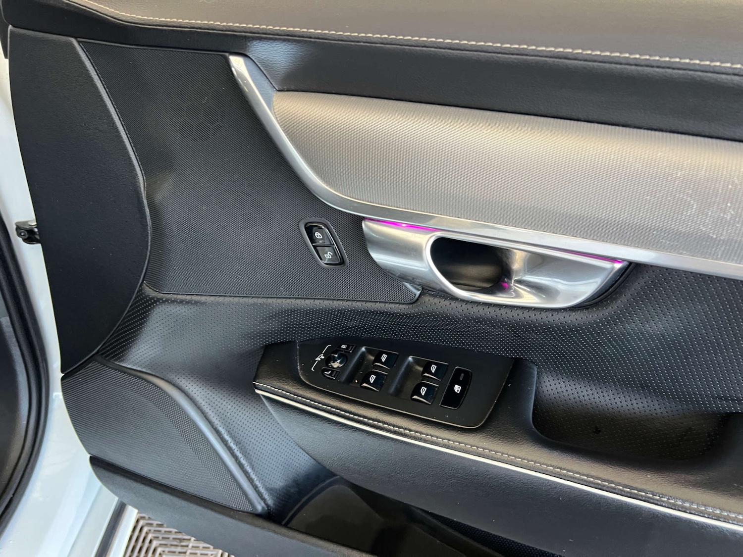 Used Volvo S90 2018 for sale - 76375875: Photo 12