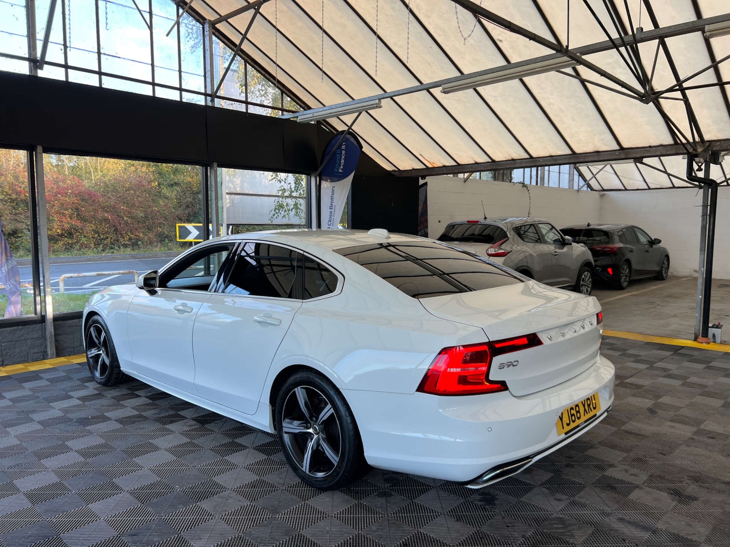 Used Volvo S90 2018 for sale - 76375875: Photo 5