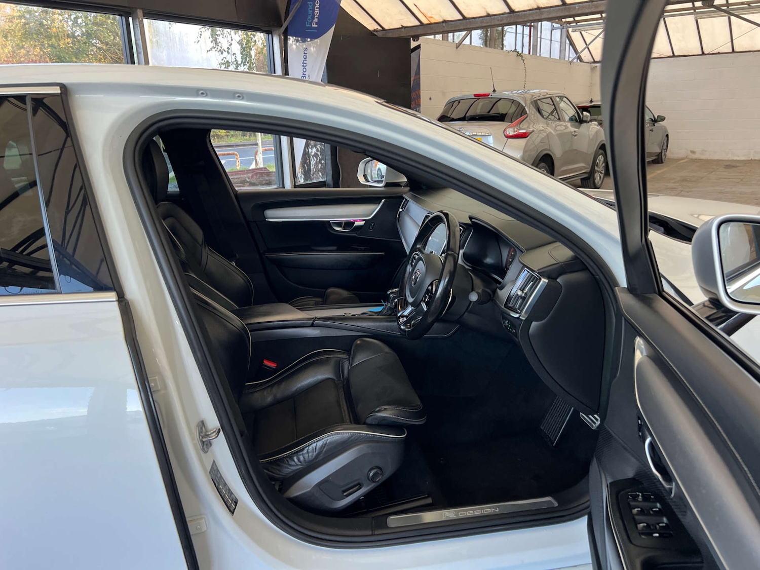 Used Volvo S90 2018 for sale - 76375875: Photo 9