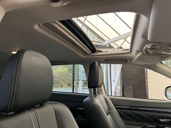 Used Mitsubishi Outlander 2017 for sale - 76231915: Photo 11