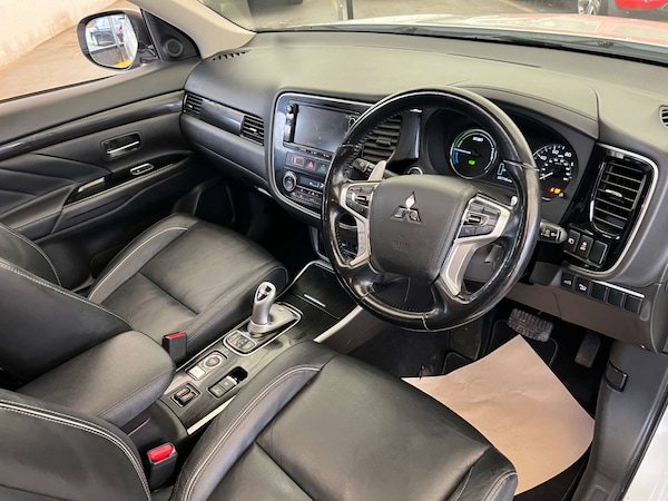 Used Mitsubishi Outlander 2017 for sale - 76231915: Photo 6