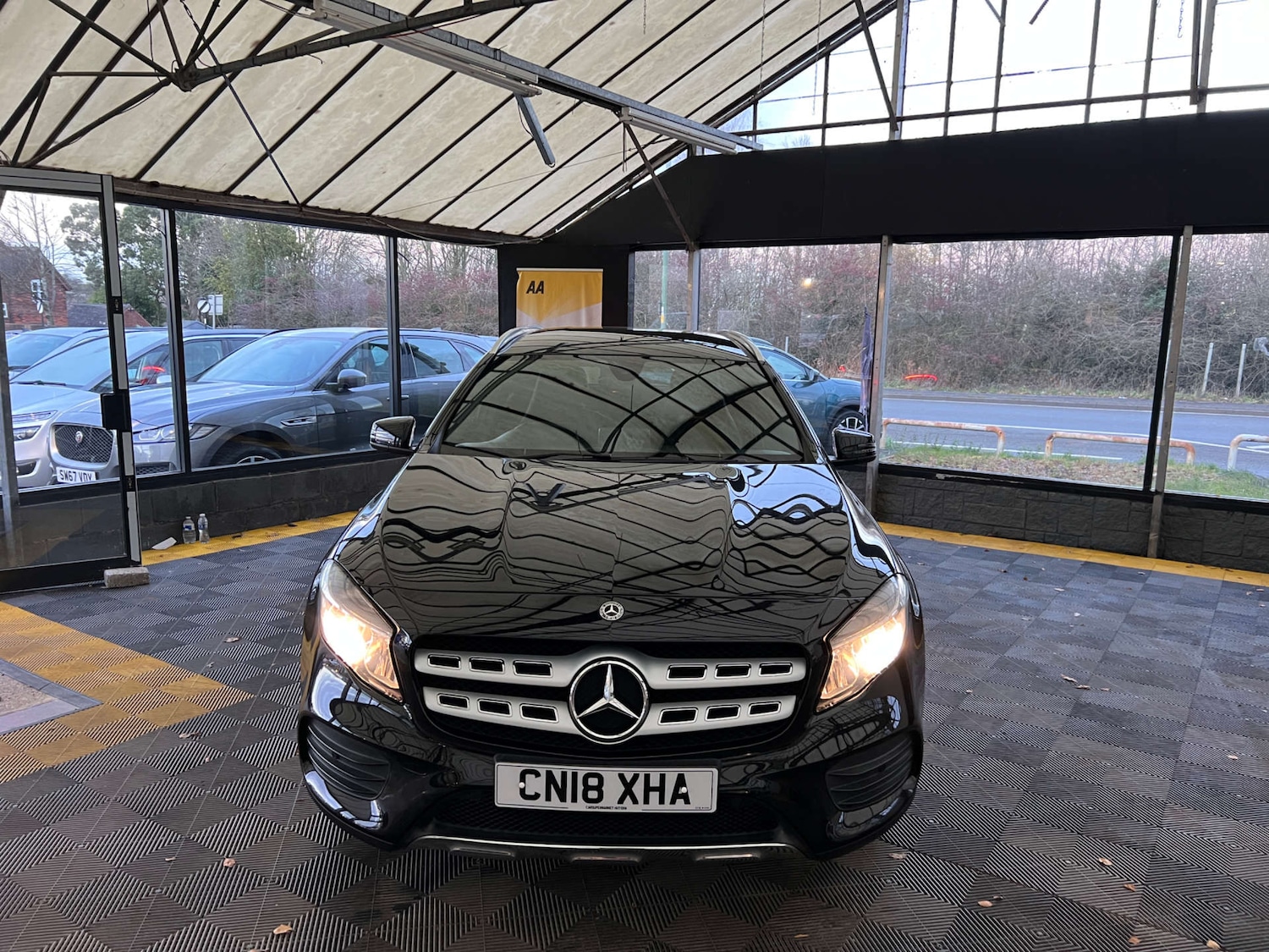 Used Mercedes-Benz GLA 2018 for sale - 76910566: Photo 2