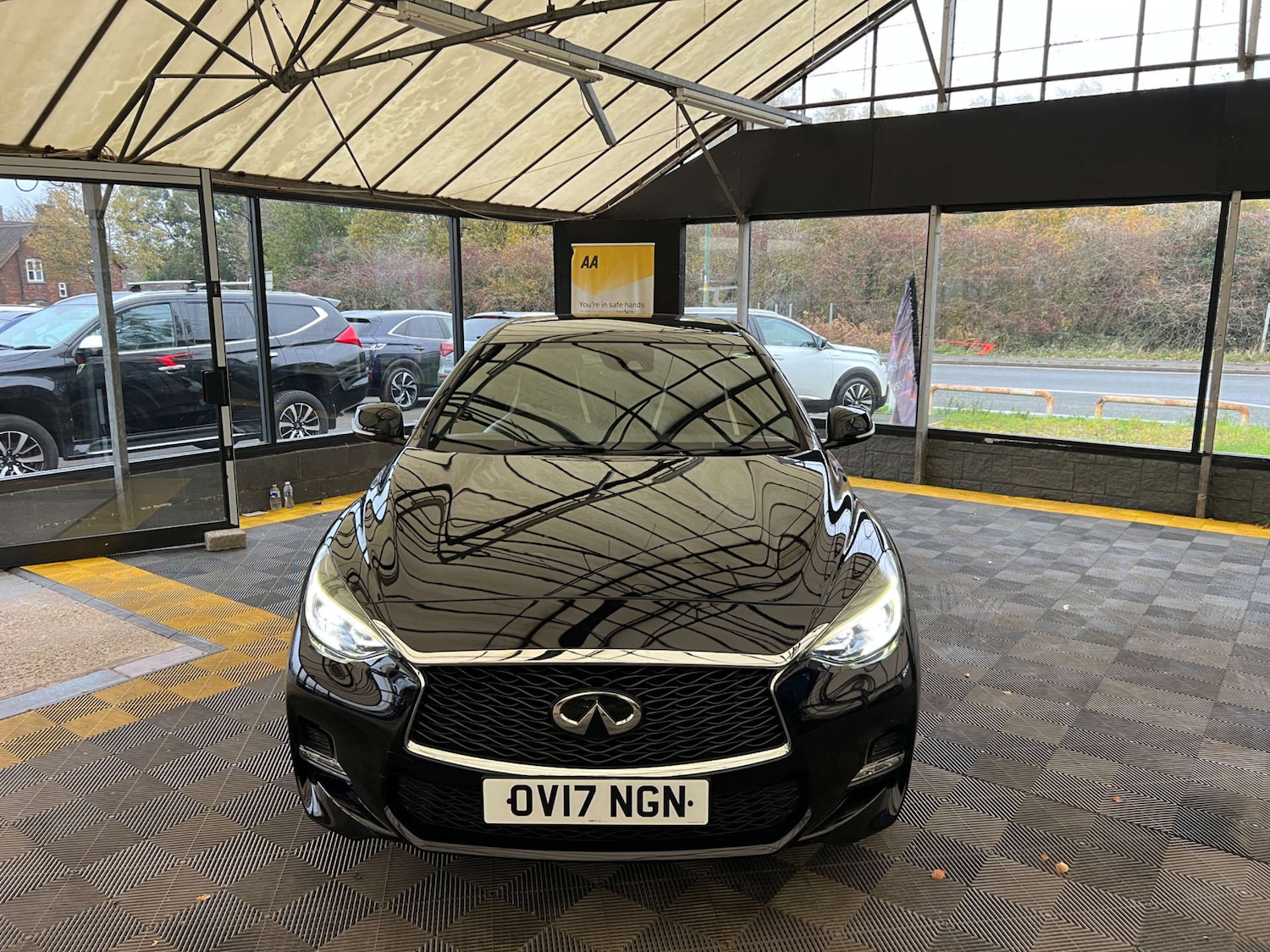 Used Infiniti Q30 2017 for sale - 76477430: Photo 3