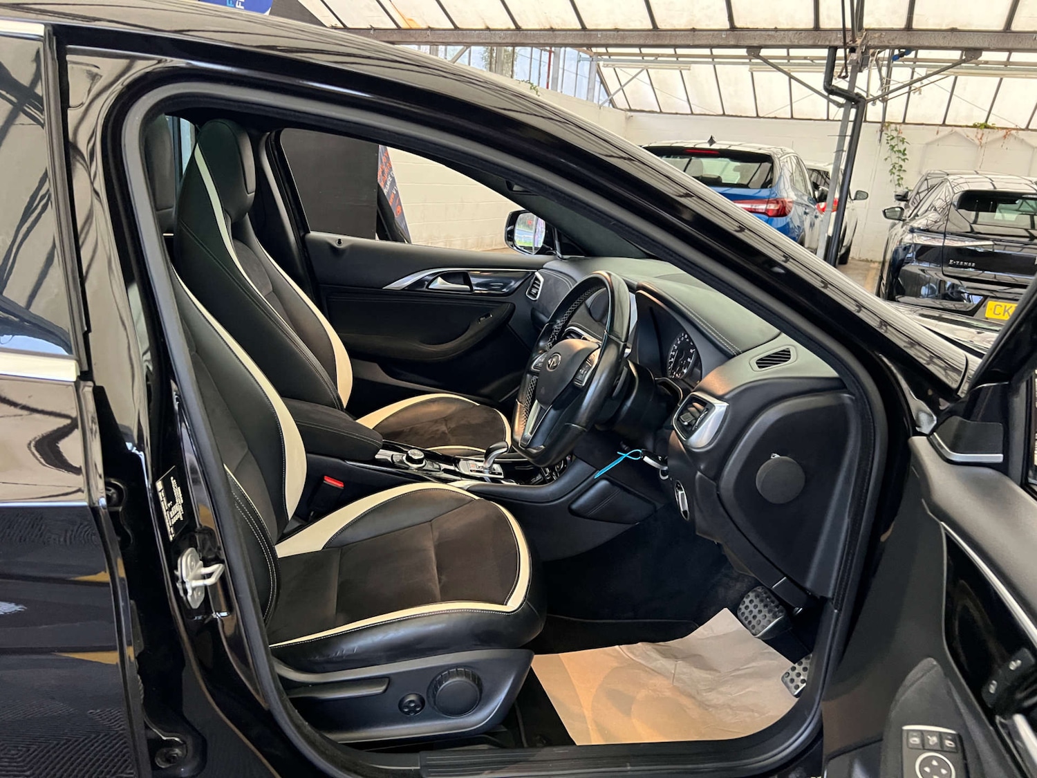 Used Infiniti Q30 2017 for sale - 76477430: Photo 9