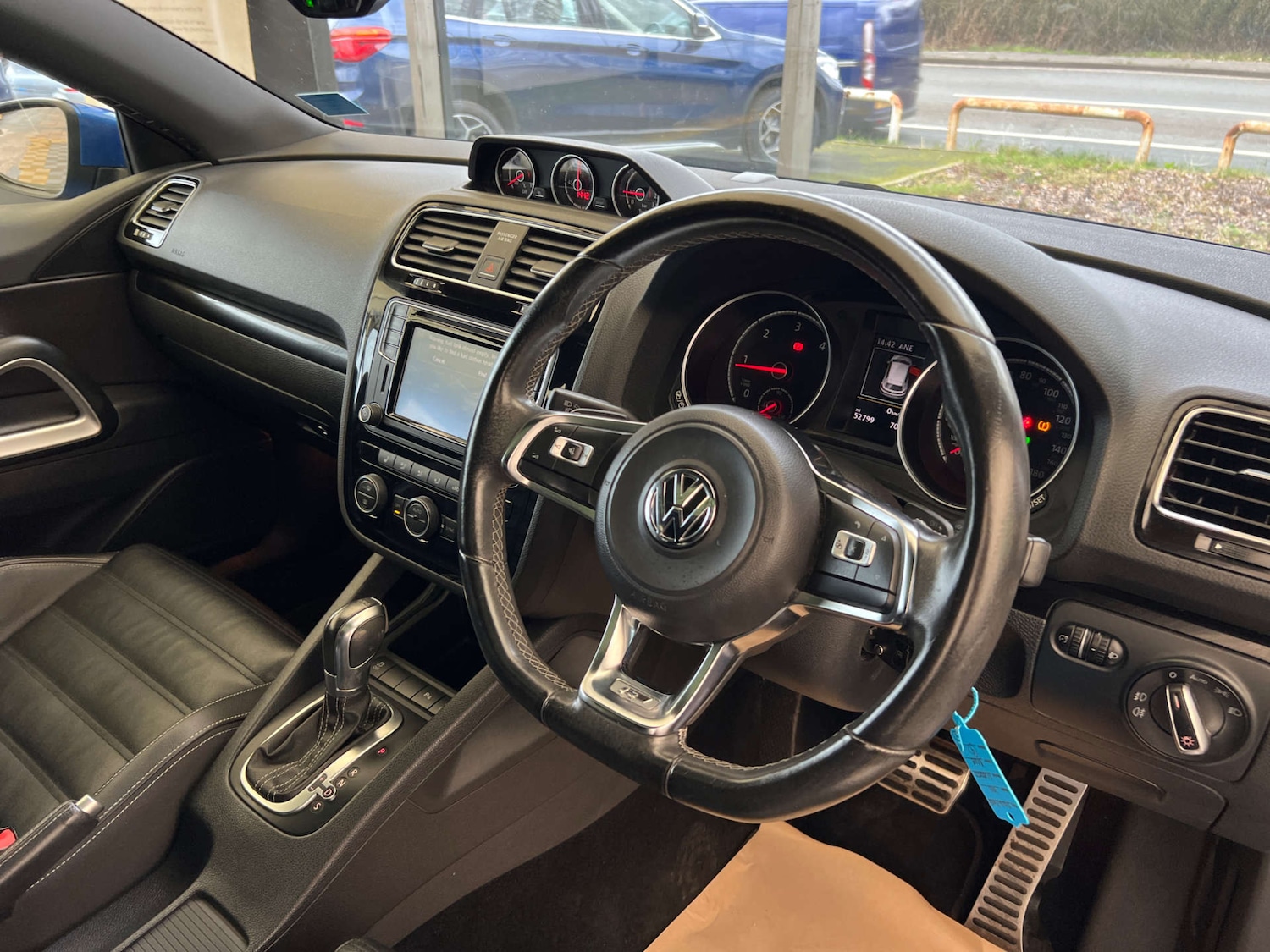 Used Volkswagen Scirocco 2016 for sale - 77975417: Photo 11