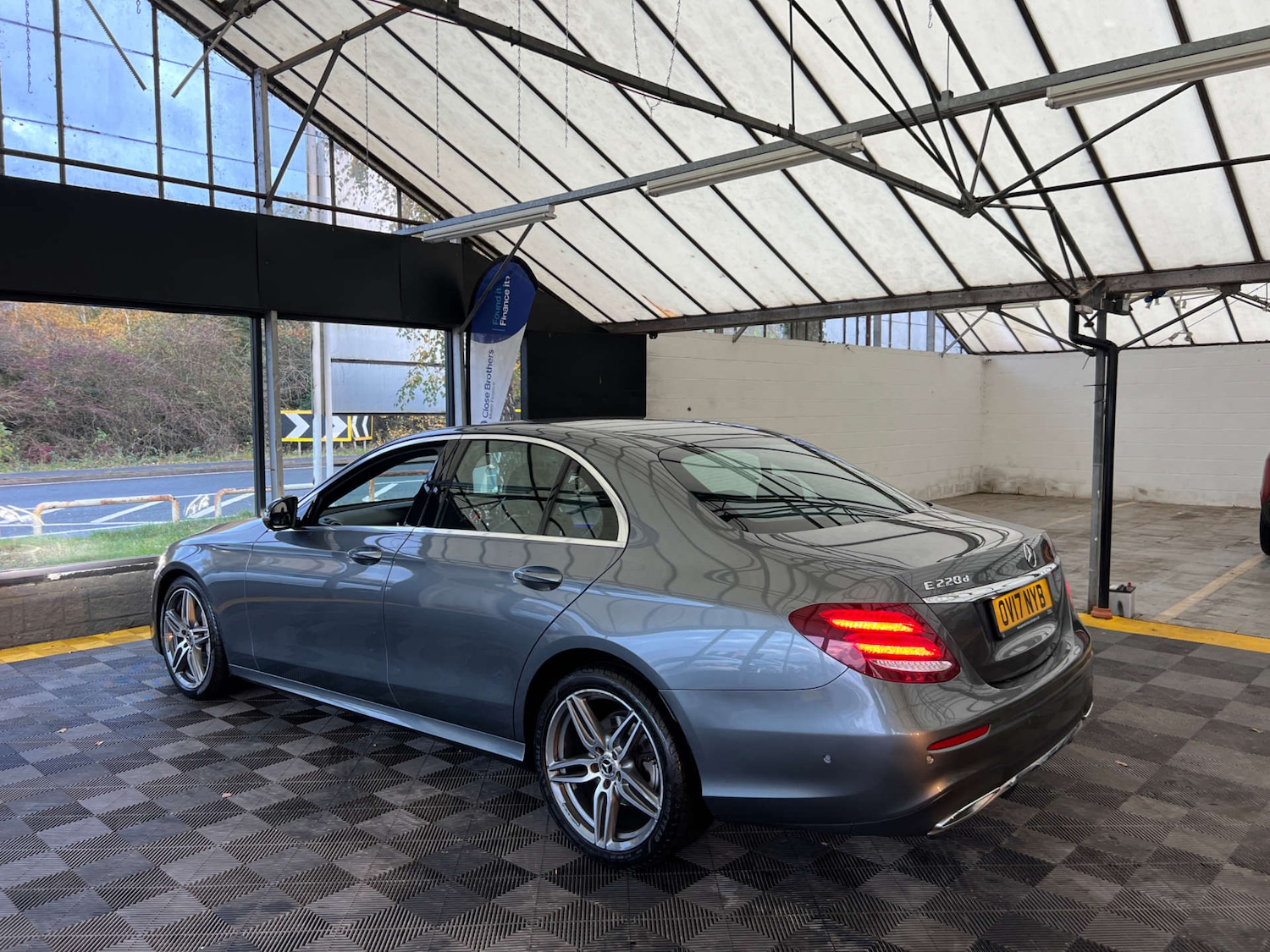 Used Mercedes-Benz E Class 2017 for sale - 76520321: Photo 6