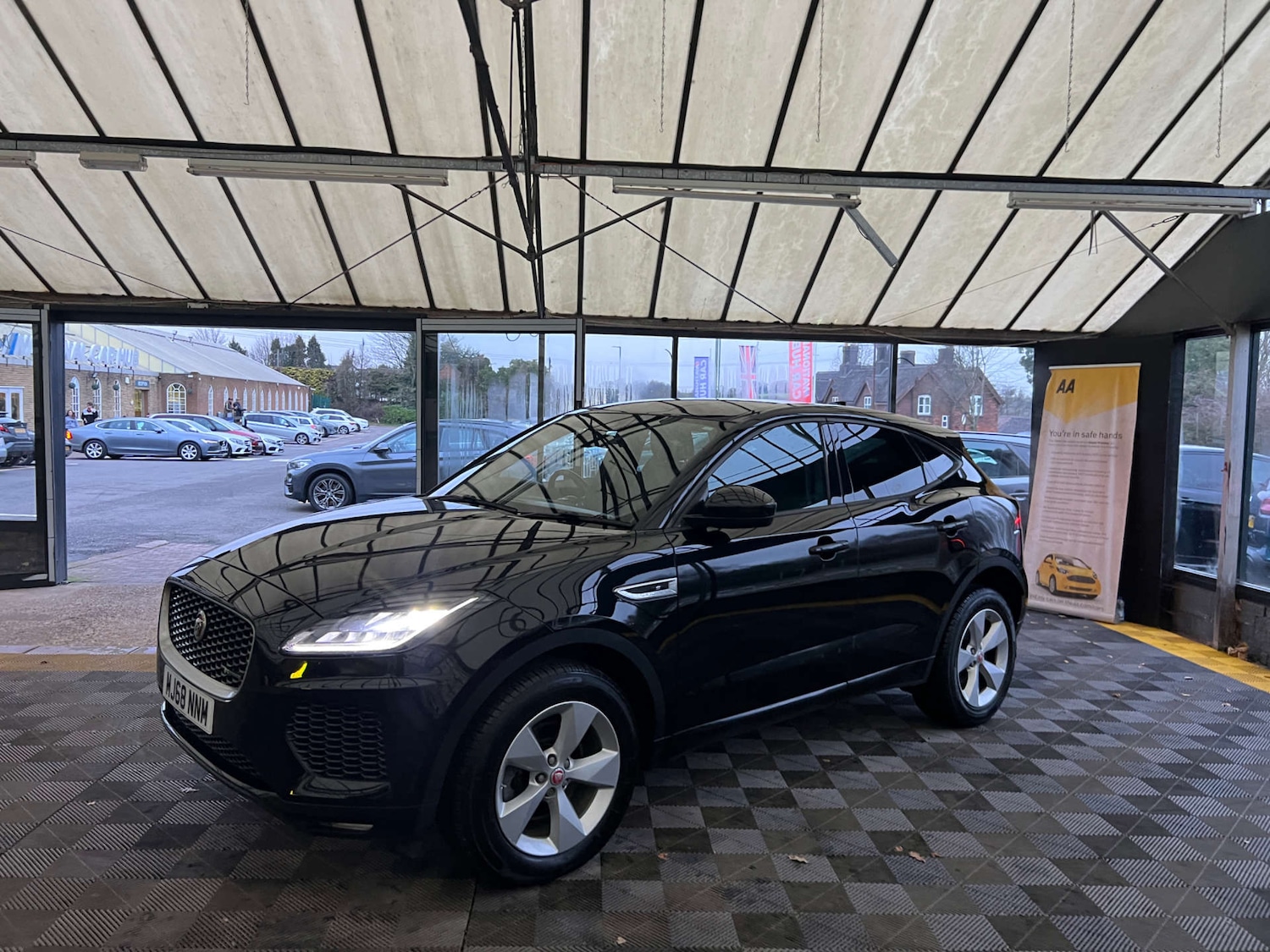 Used Jaguar E-Pace 2018 for sale - 77053559: Photo 4