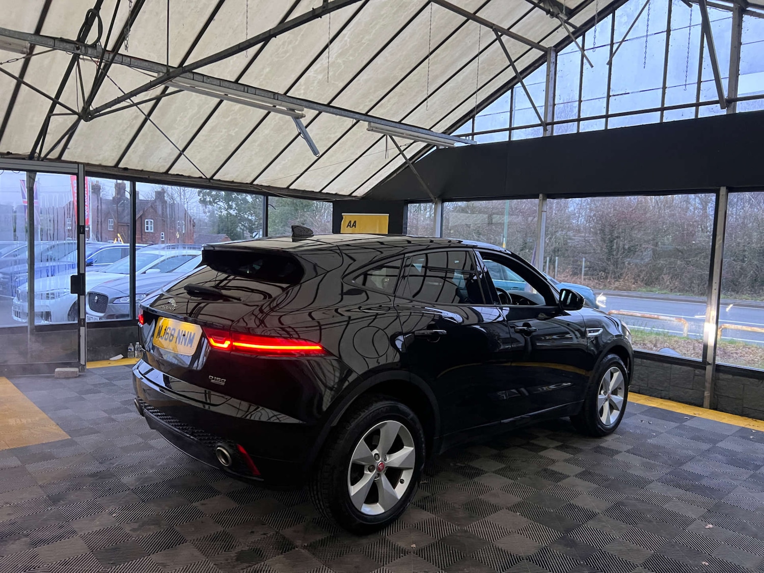 Used Jaguar E-Pace 2018 for sale - 77053559: Photo 8