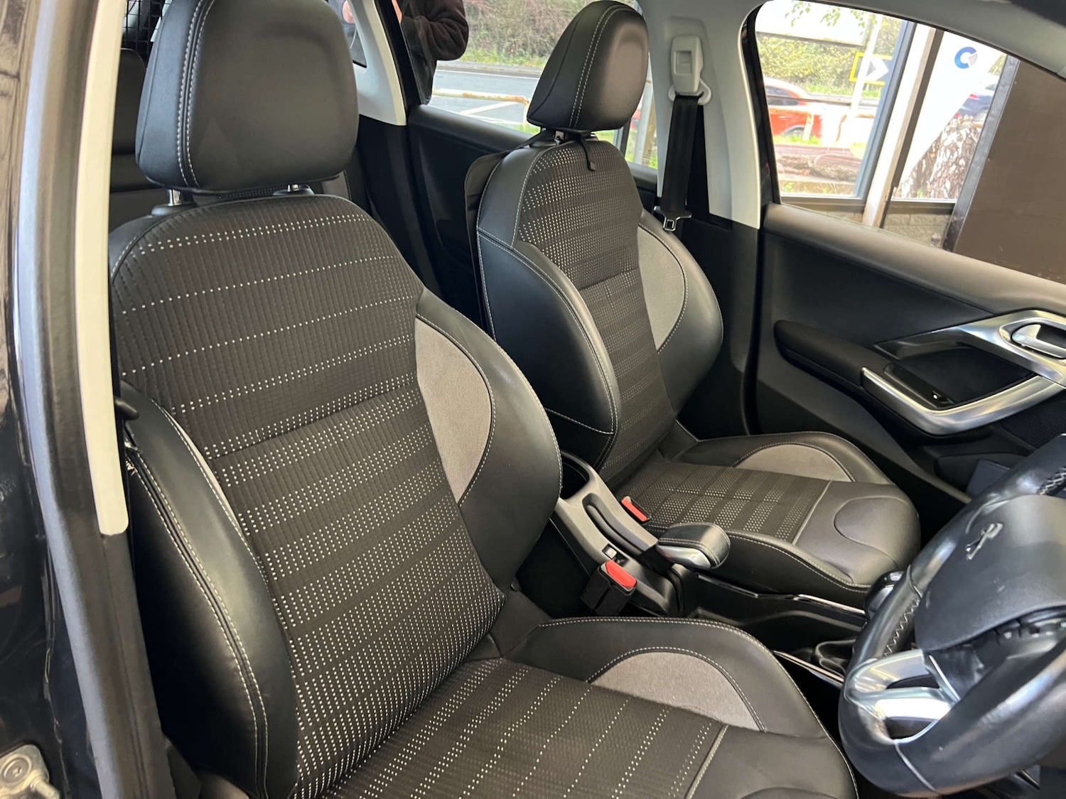 Used Peugeot 2008 2018 for sale - 76437858: Photo 11