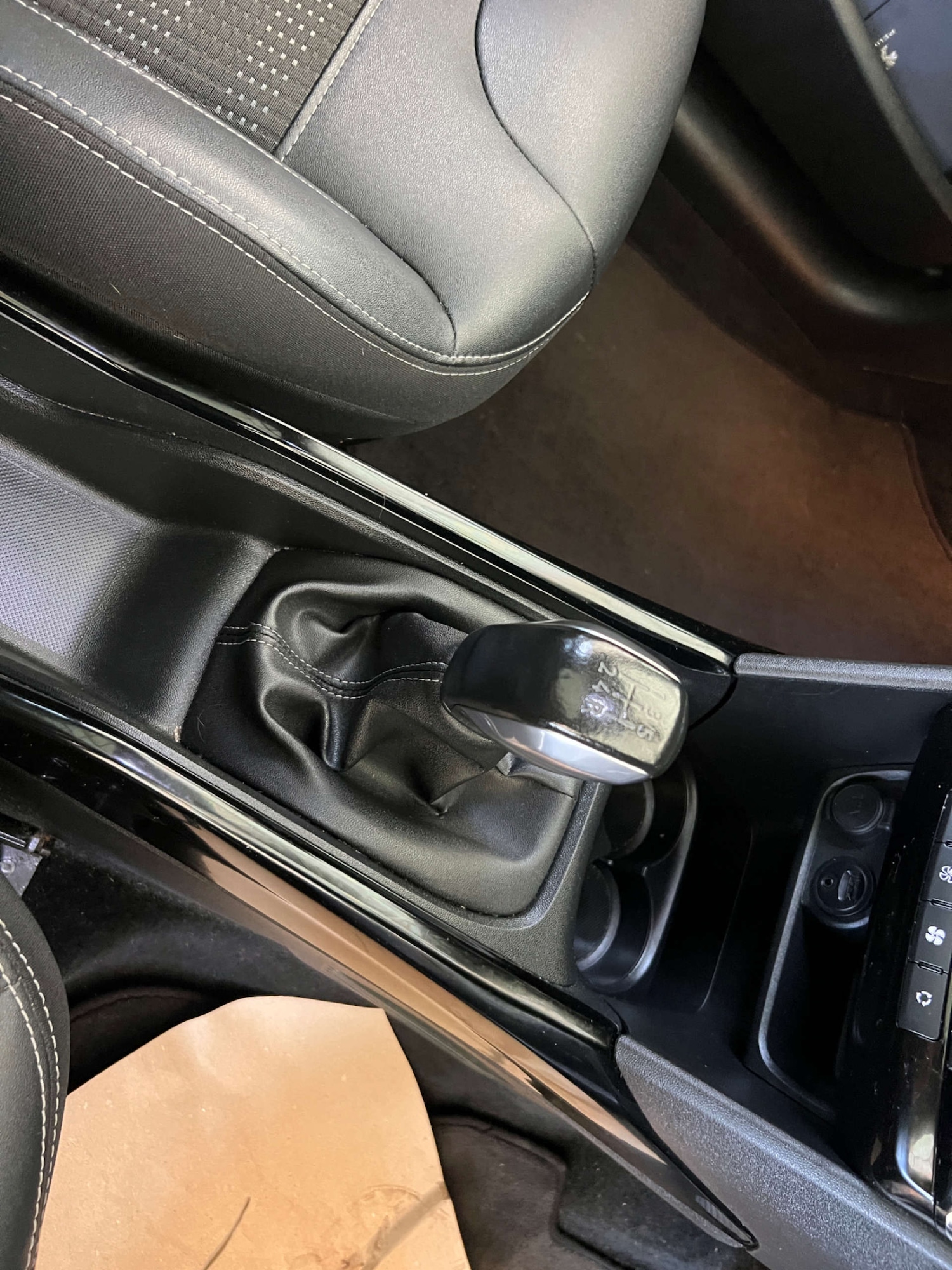 Used Peugeot 2008 2018 for sale - 76437858: Photo 16