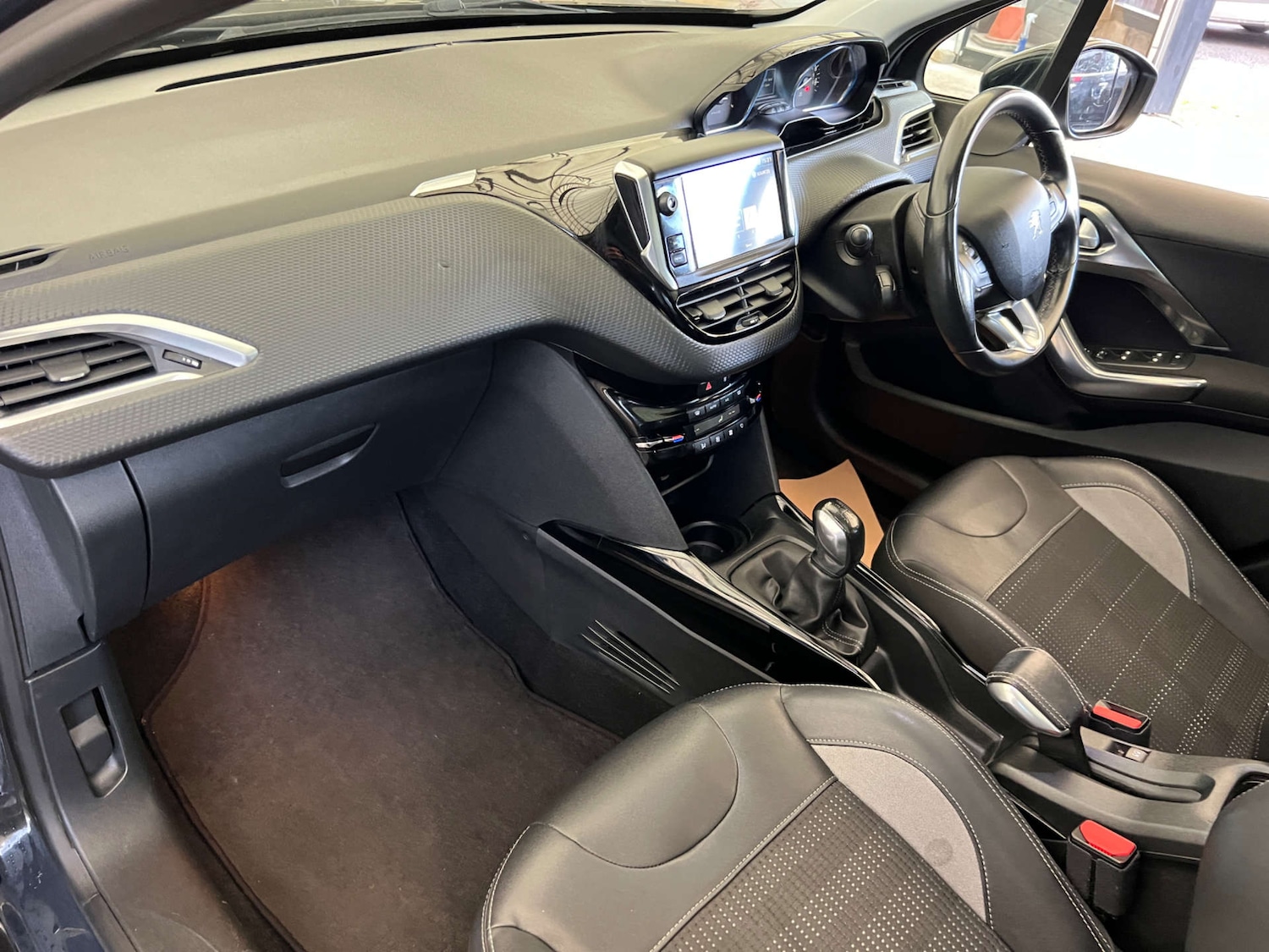 Used Peugeot 2008 2018 for sale - 76437858: Photo 25