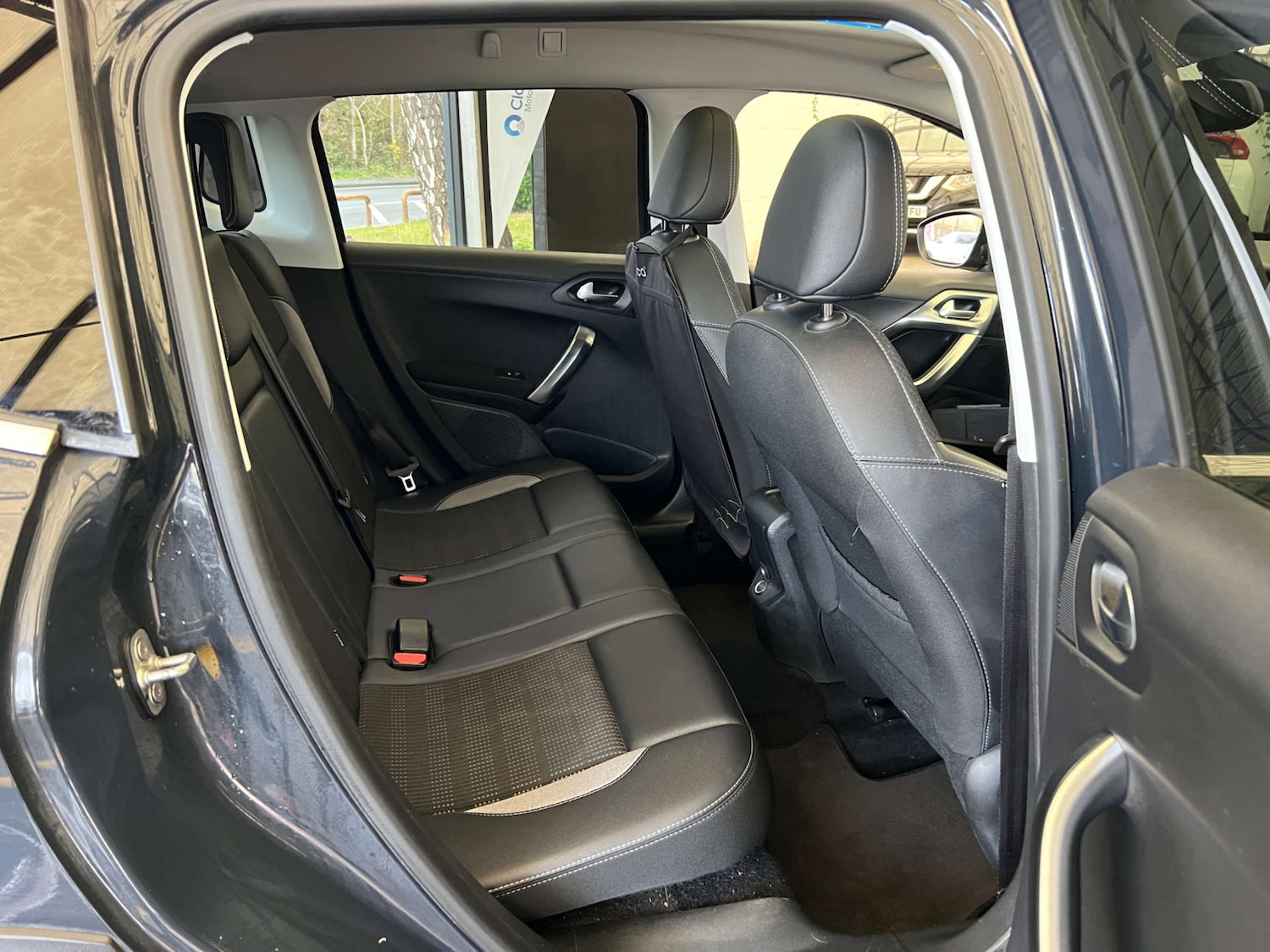 Used Peugeot 2008 2018 for sale - 76437858: Photo 29