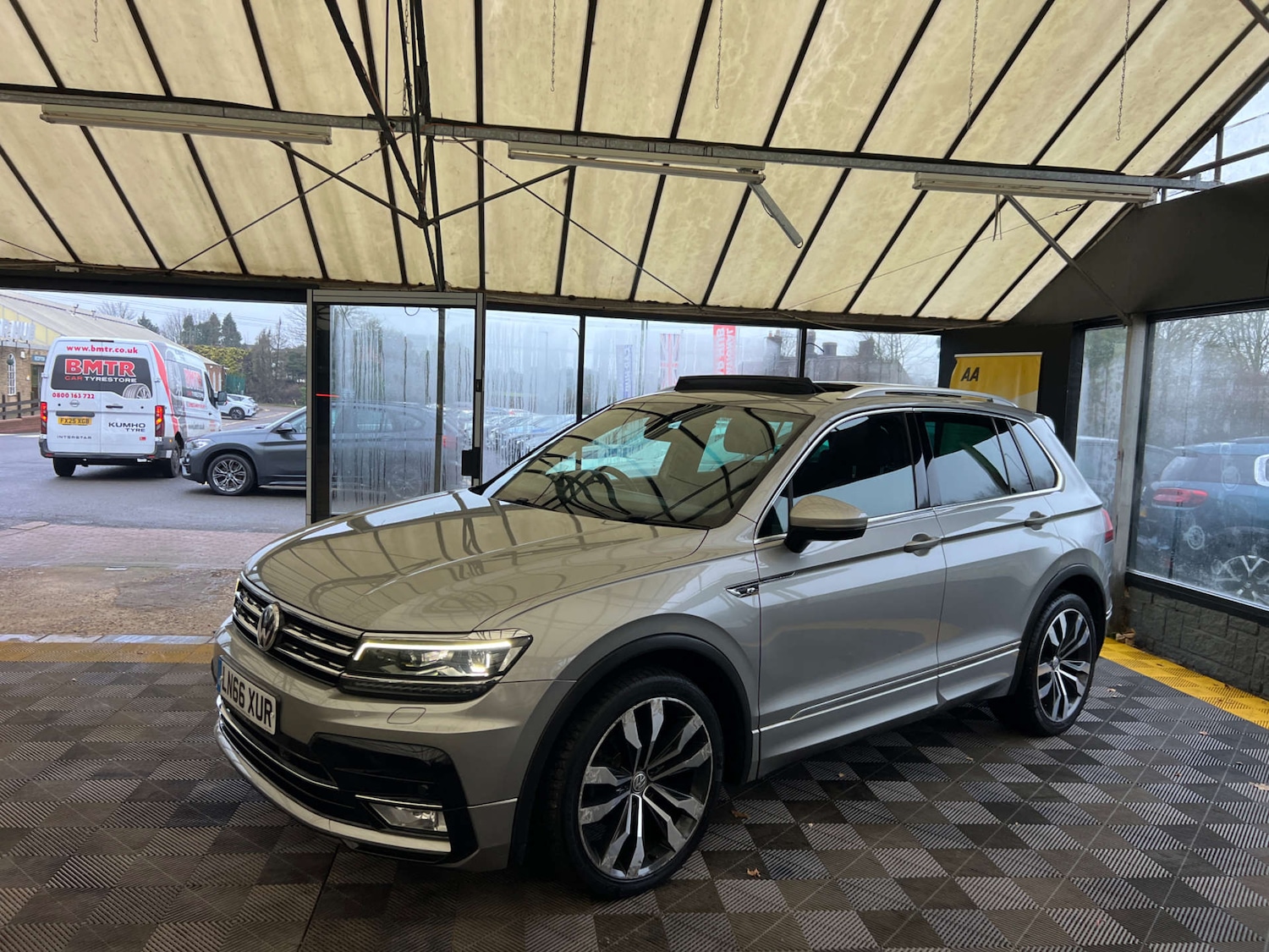 Used Volkswagen Tiguan 2016 for sale - 77224779: Photo 4