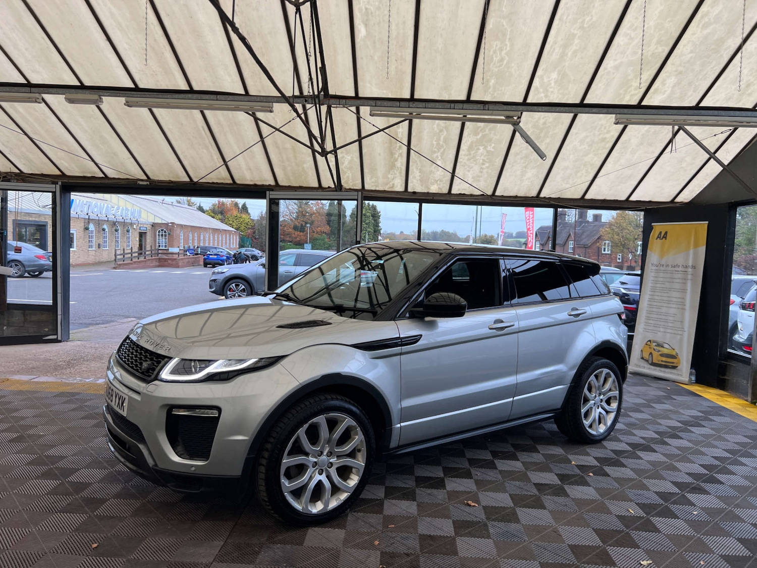 Used Land Rover Range Rover Evoque 2018 for sale - 76477421: Photo 4