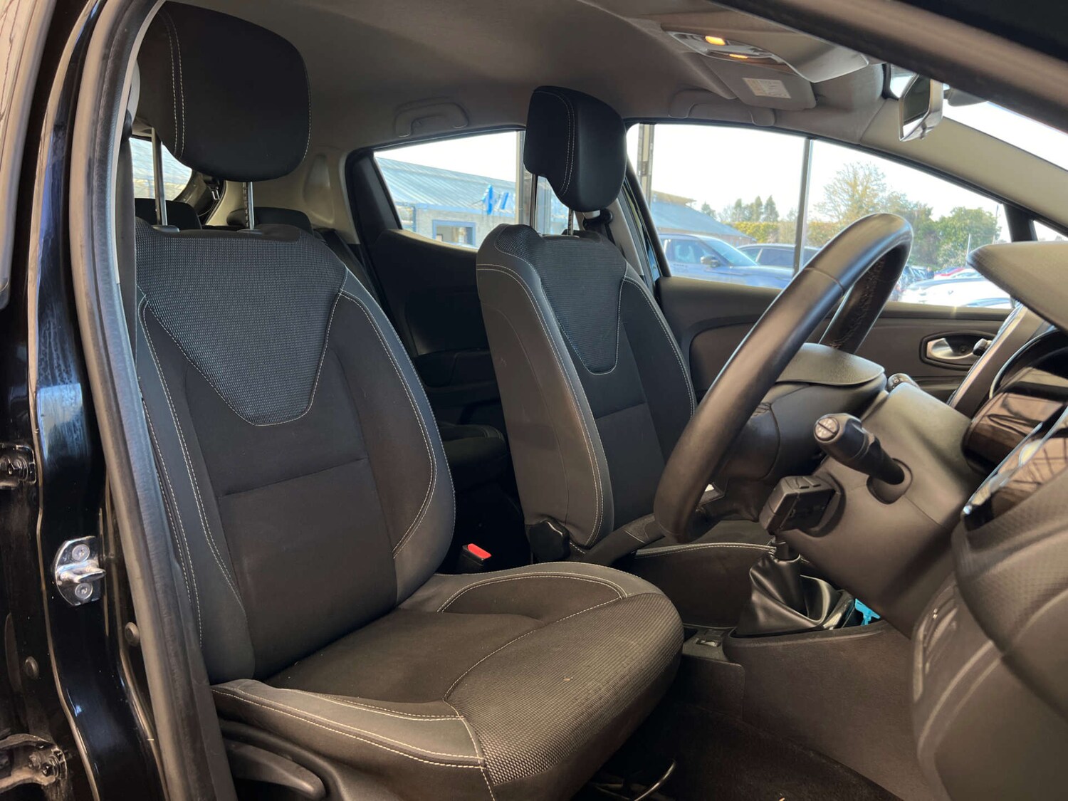 Used Renault Clio 2017 for sale - 78155654: Photo 11