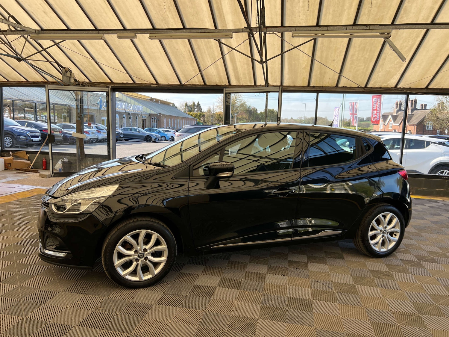 Used Renault Clio 2017 for sale - 78155654: Photo 5