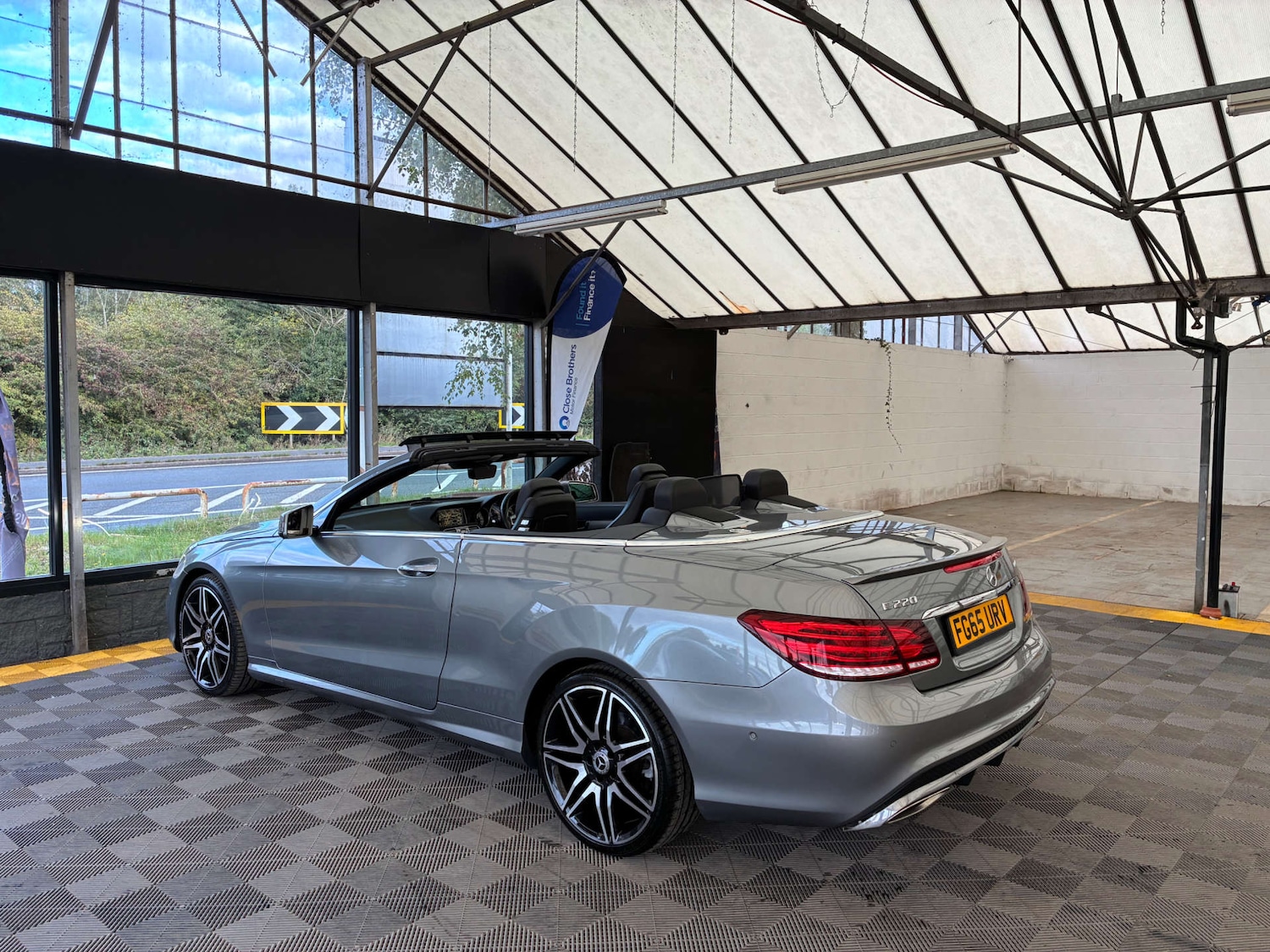 Used Mercedes-Benz E-Class 2015 for sale - 76045325: Photo 10