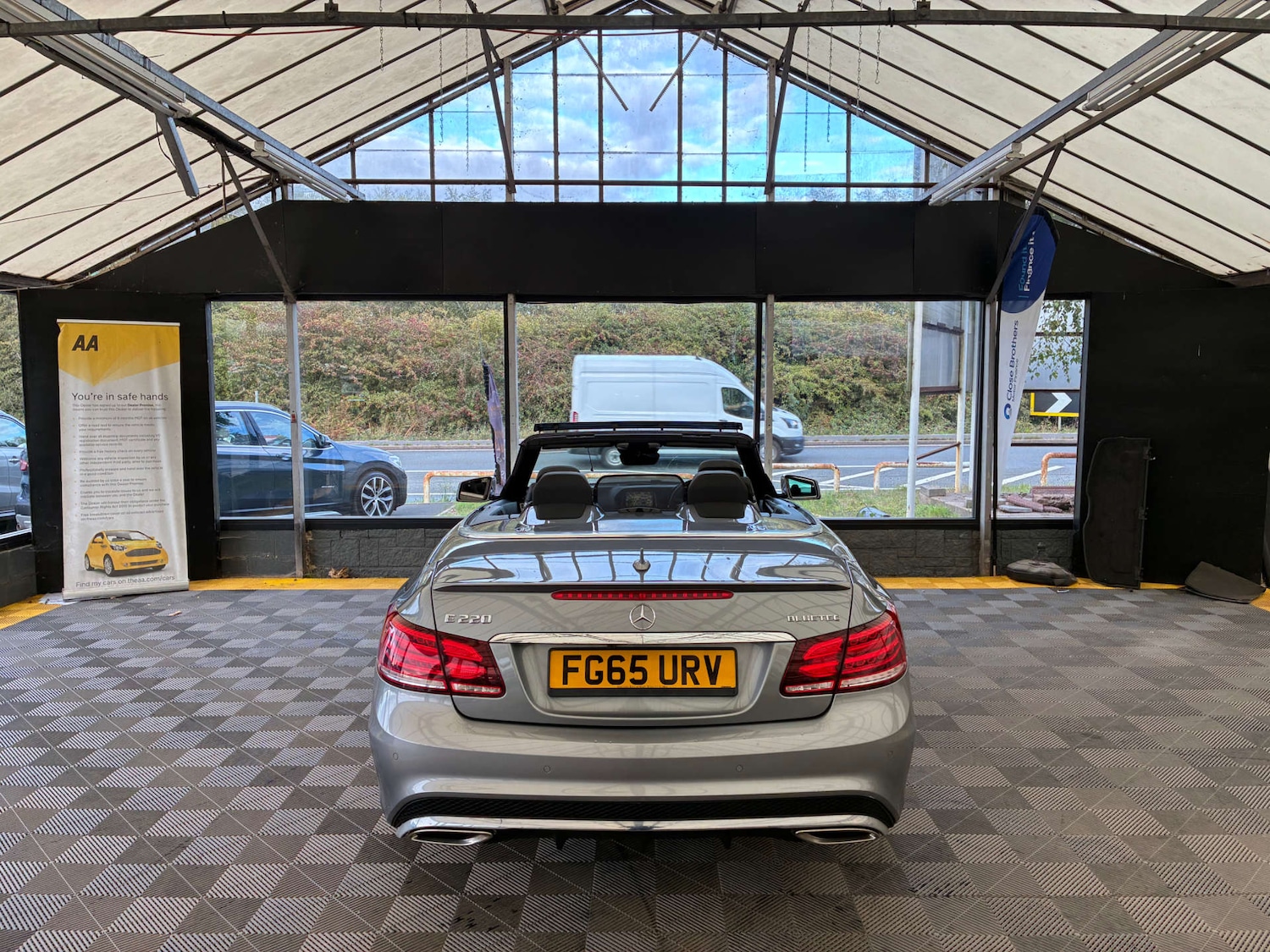 Used Mercedes-Benz E-Class 2015 for sale - 76045325: Photo 12