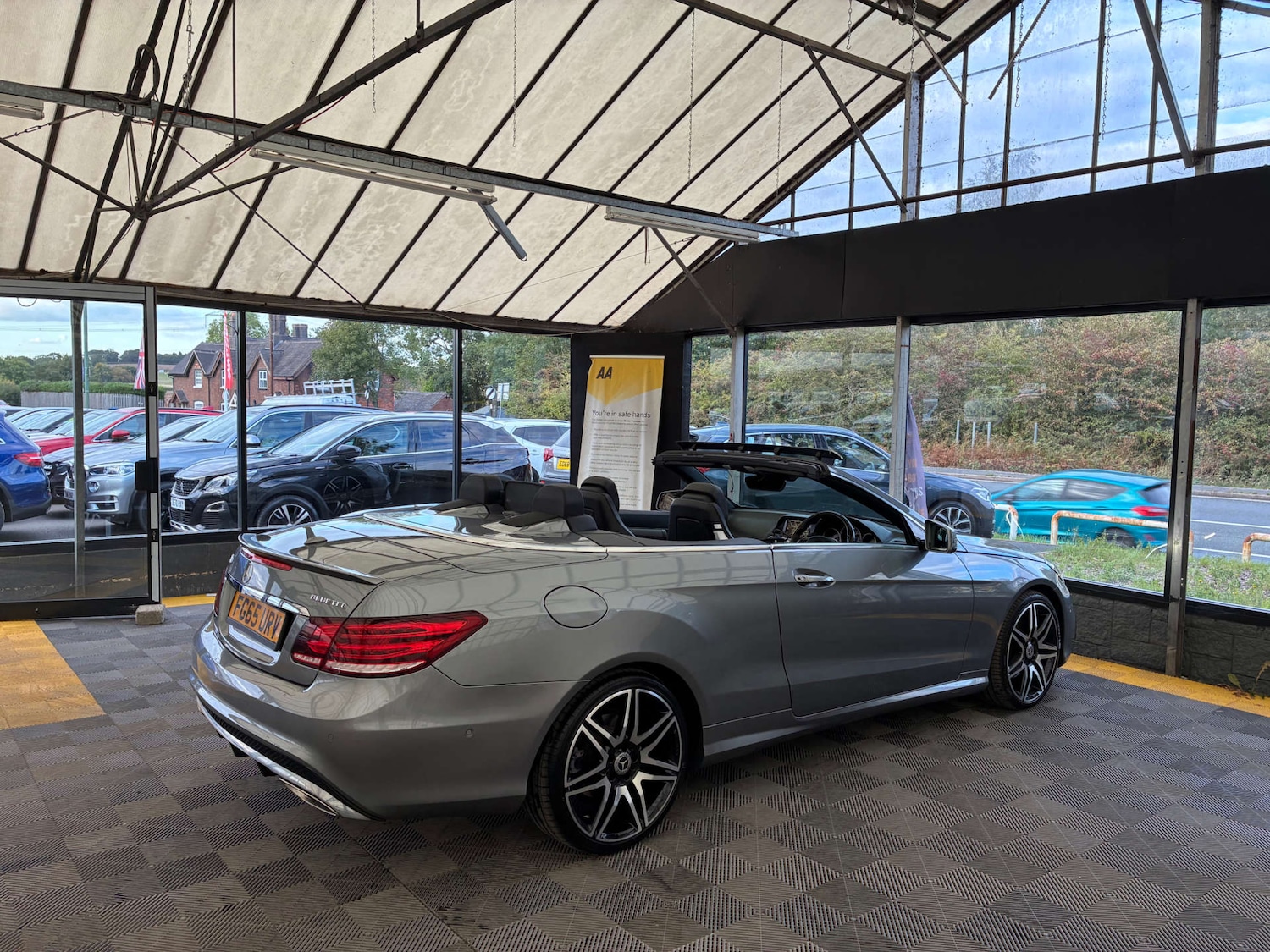 Used Mercedes-Benz E-Class 2015 for sale - 76045325: Photo 13
