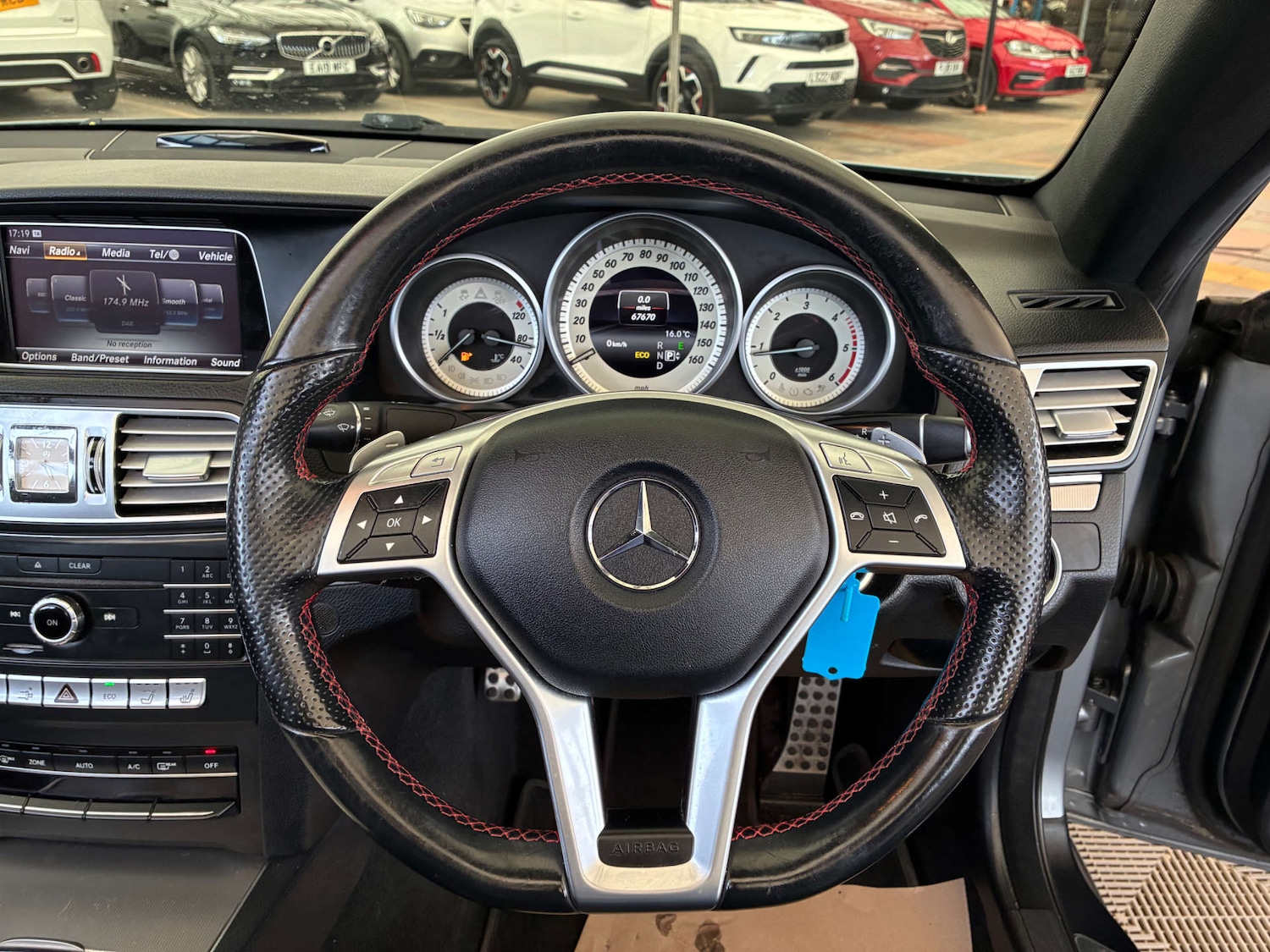 Used Mercedes-Benz E-Class 2015 for sale - 76045325: Photo 19