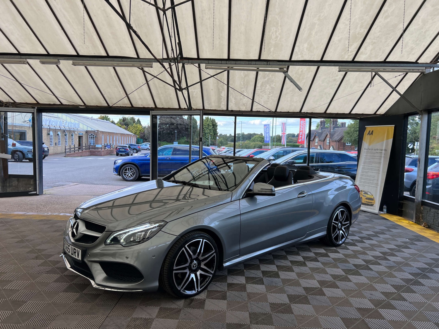 Used Mercedes-Benz E-Class 2015 for sale - 76045325: Photo 4