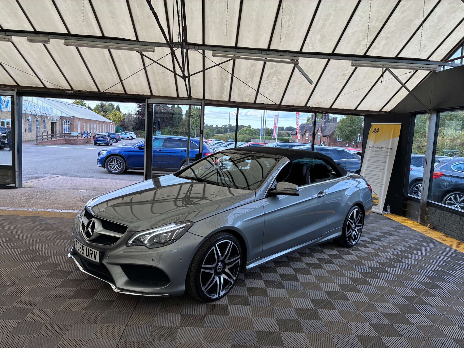 Used Mercedes-Benz E-Class 2015 for sale - 76045325: Photo 9