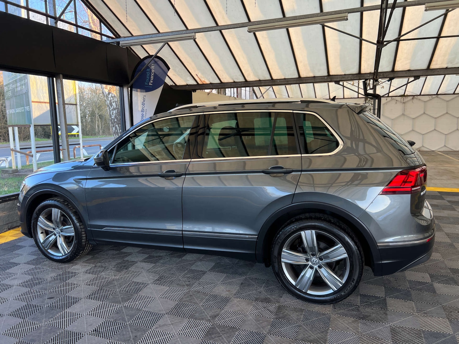 Used Volkswagen Tiguan 2017 for sale - 77750333: Photo 7