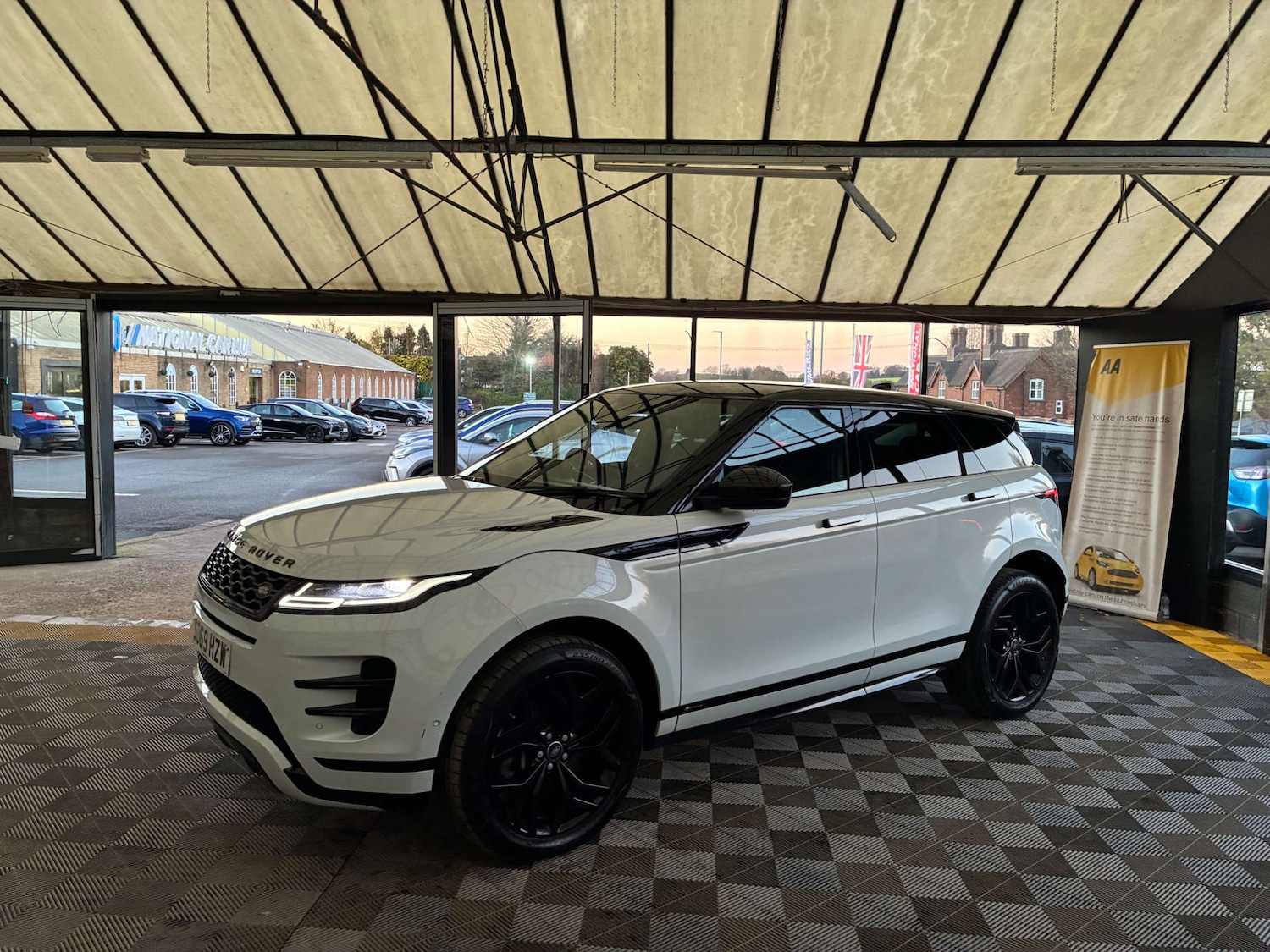 Used Land Rover Range Rover Evoque 2019 for sale - 76699704: Photo 4