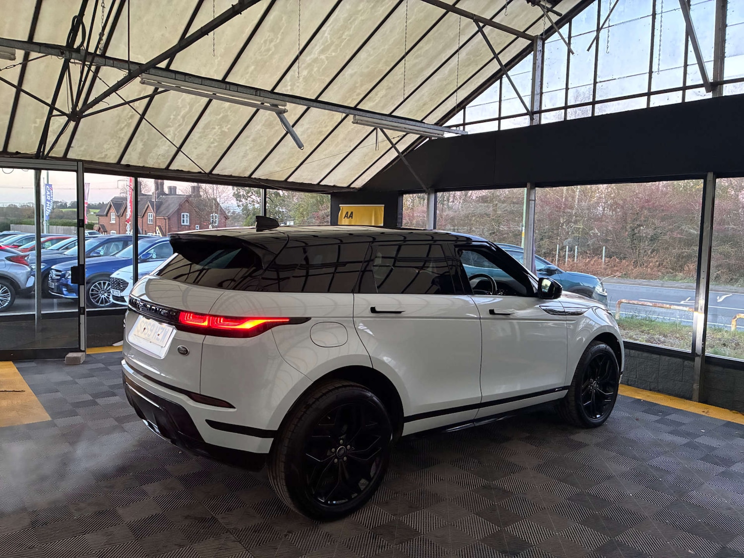 Used Land Rover Range Rover Evoque 2019 for sale - 76699704: Photo 8