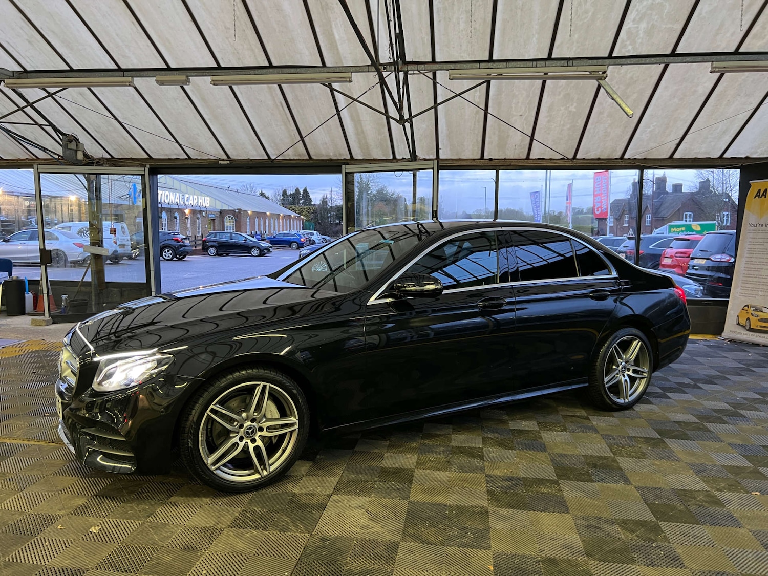 Used Mercedes-Benz E Class 2019 for sale - 77393352: Photo 5