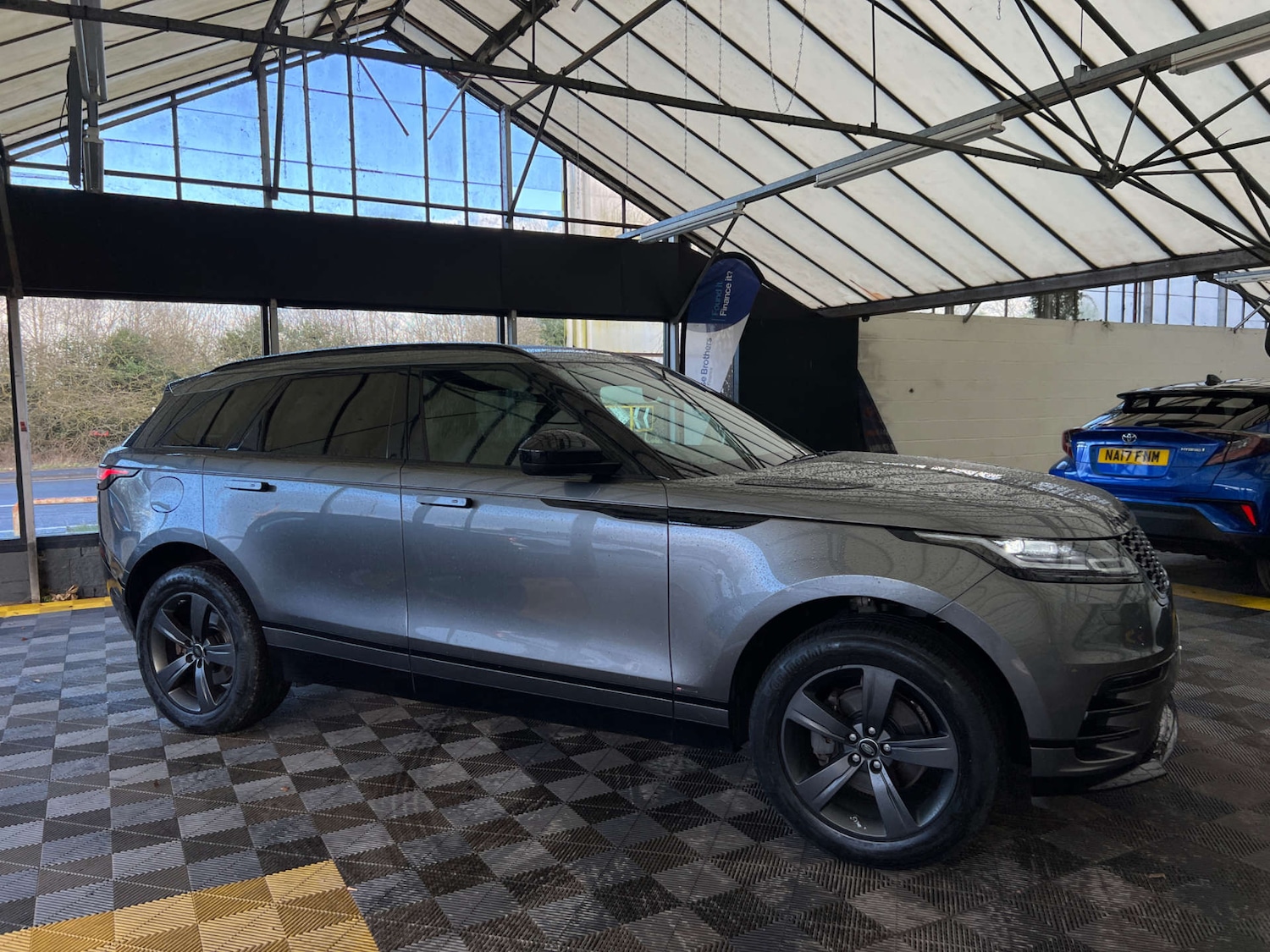 Used Land Rover Range Rover Velar 2018 for sale - 77628821: Photo 3