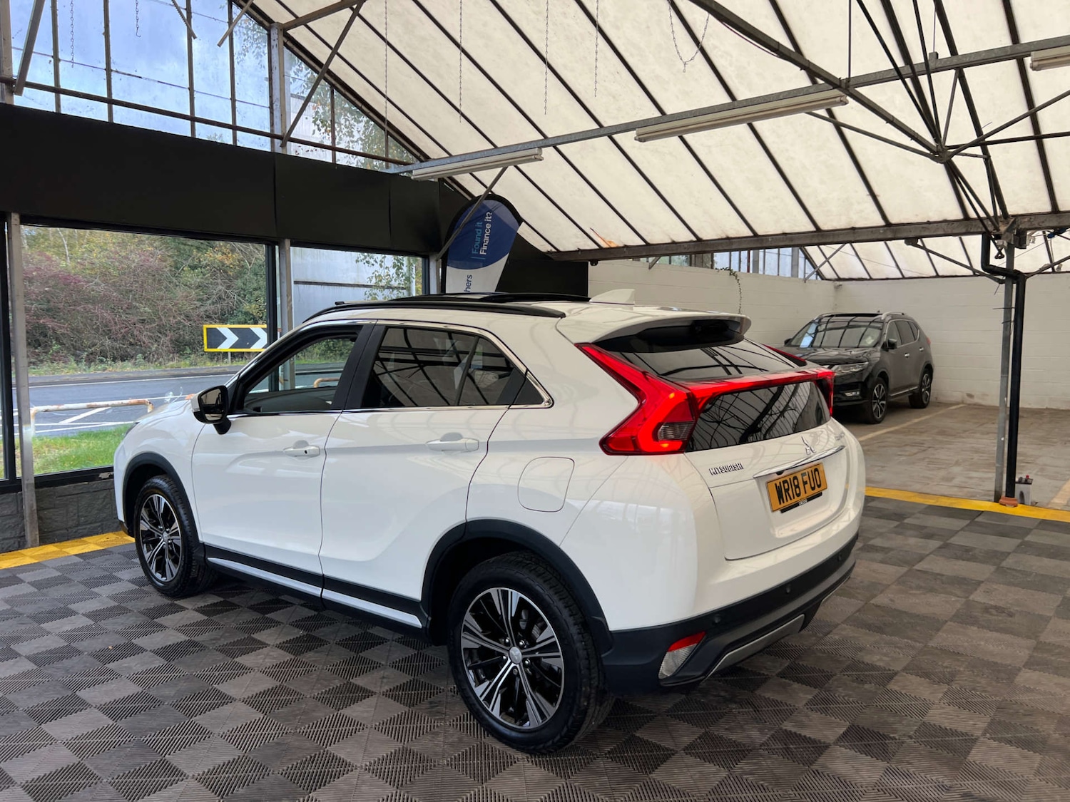 Used Mitsubishi Eclipse Cross 2018 for sale - 76437884: Photo 4