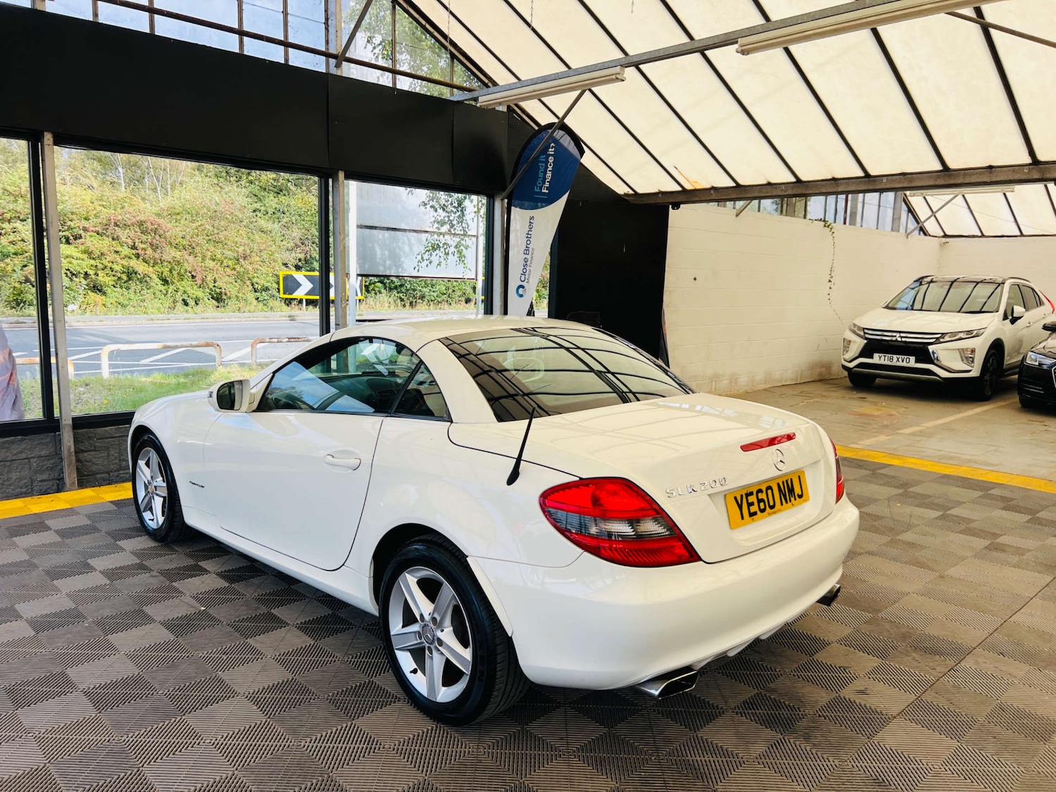 Used Mercedes-Benz SLK 2011 for sale - 76859426: Photo 10