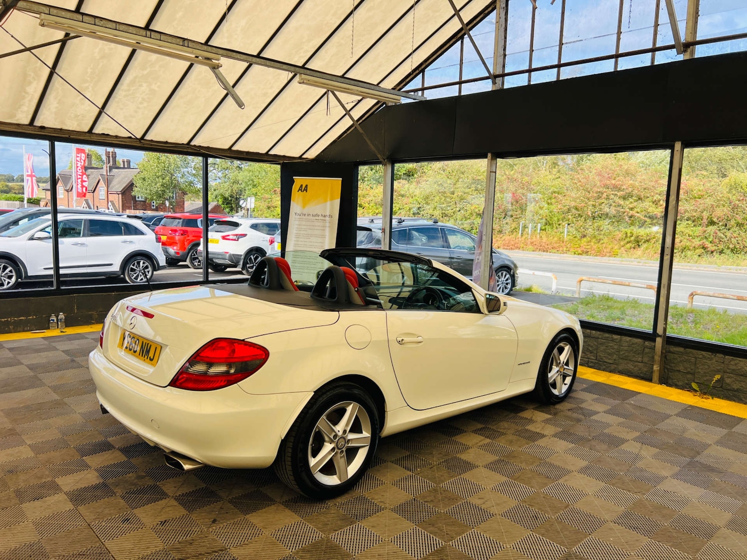 Used Mercedes-Benz SLK 2011 for sale - 76859426: Photo 12